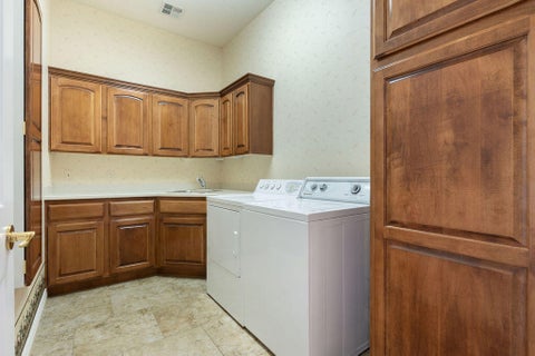 Tiny photo for 4354 Round Hill Circle CIR, Saint George, UT 84790 (MLS # 26-276960)