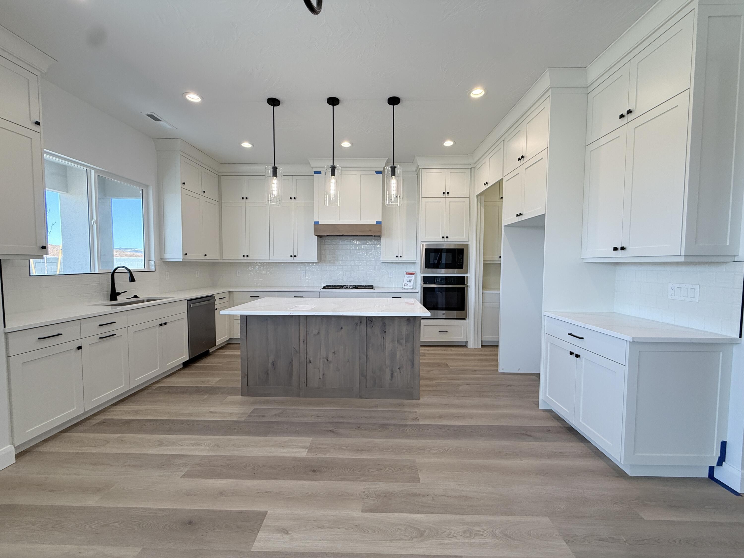 FRANKLIN FIELDS - Residential