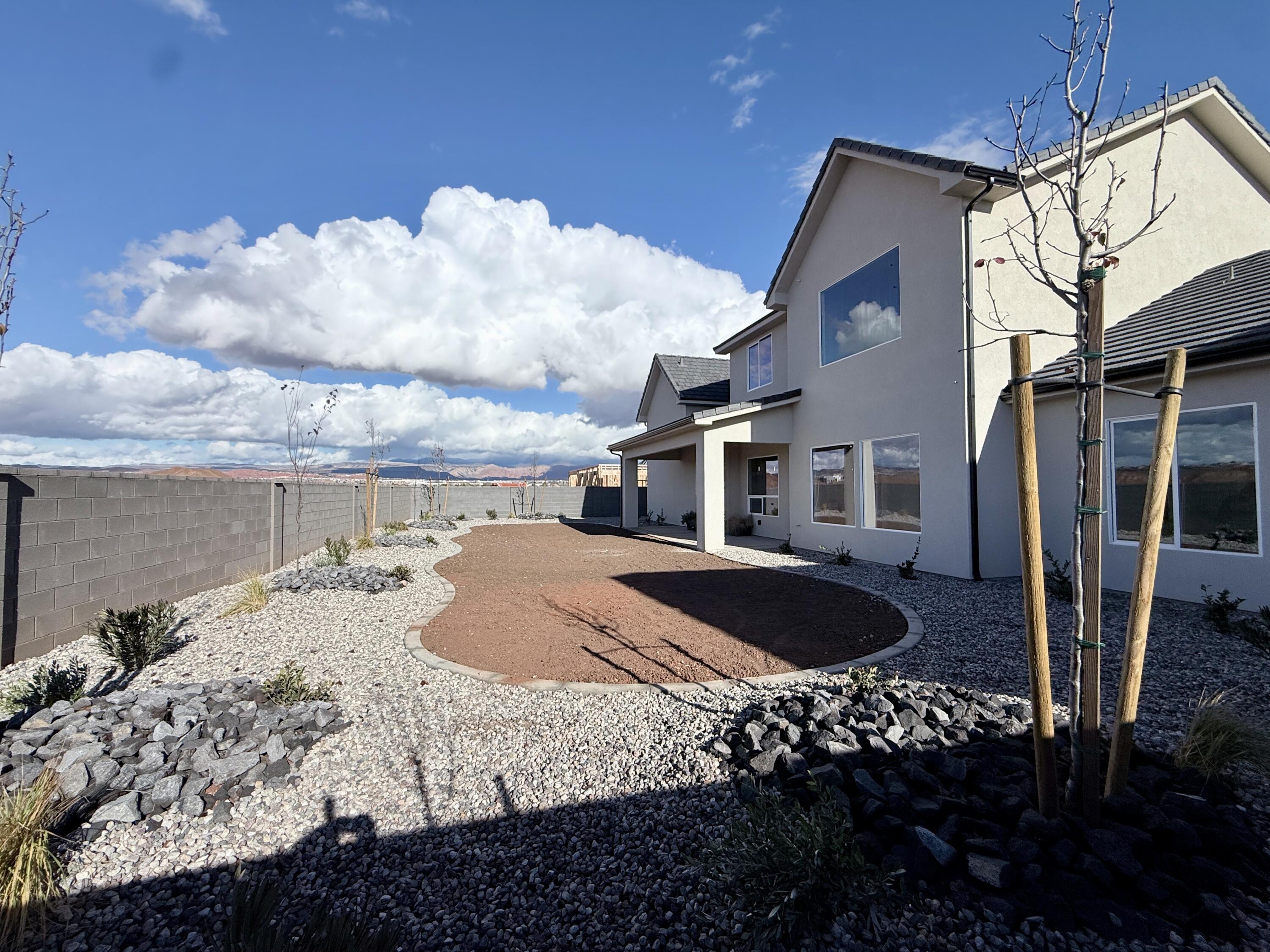 FRANKLIN FIELDS - Residential