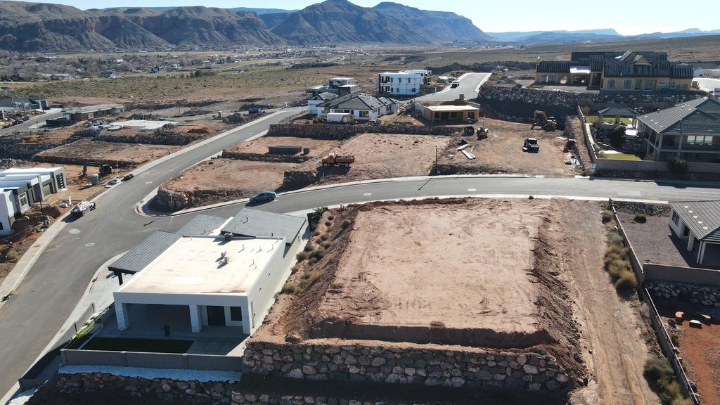 Photo of 1378 W 725 S, Hurricane, UT 84737 (MLS # 26-271663)