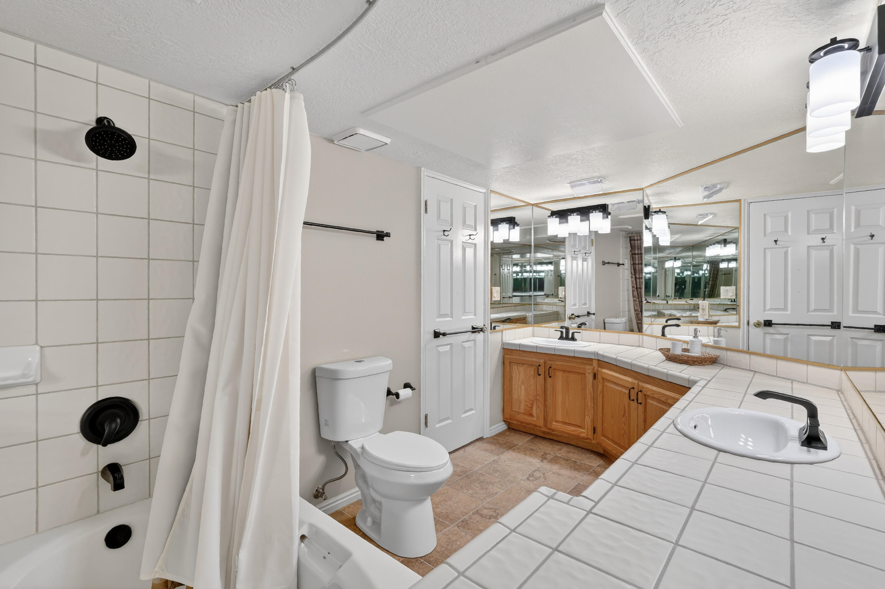 LAS PALMAS RESORT CONDOS - Residential