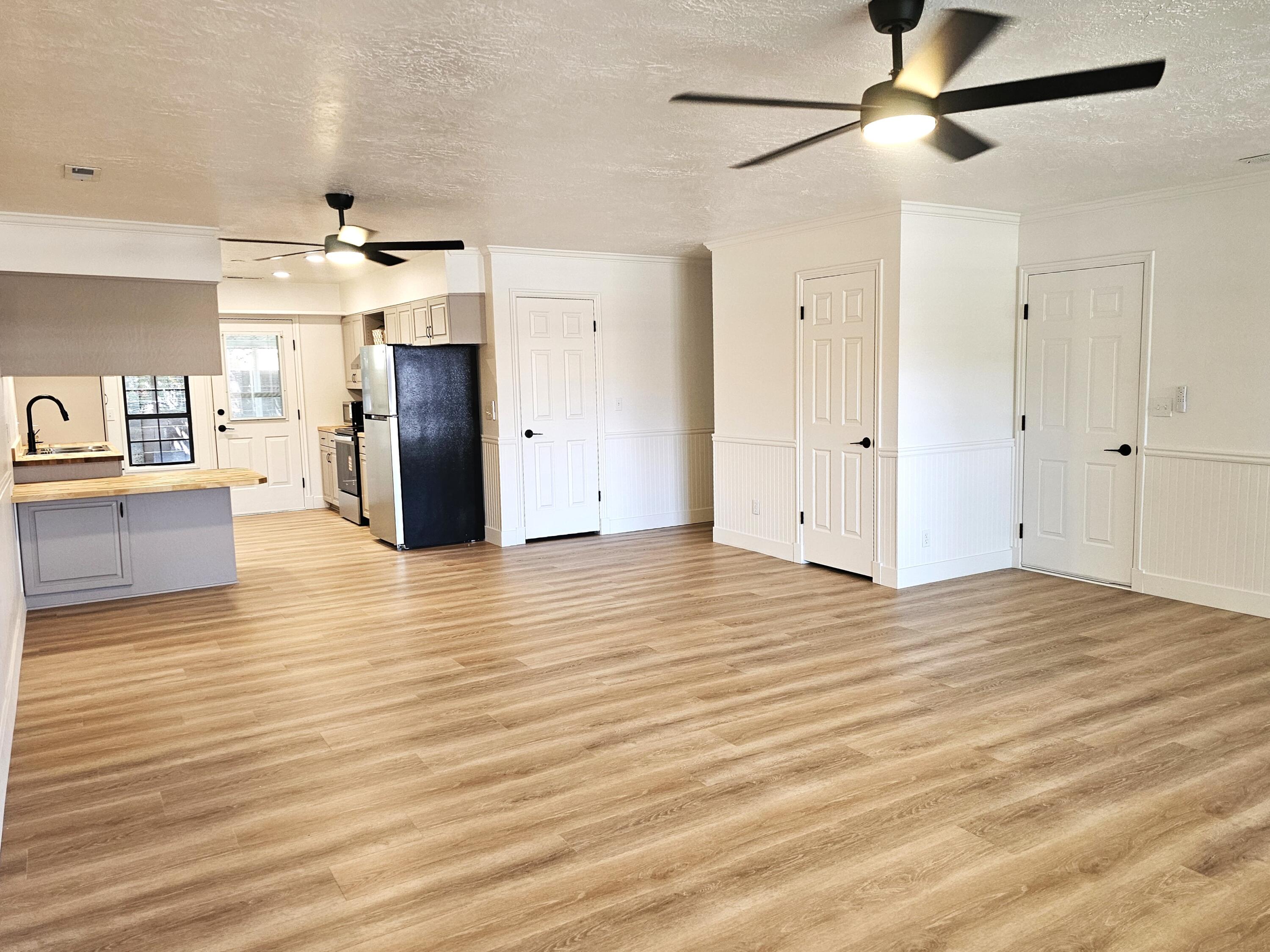 COTTONWOOD TOWNHOMES - Residential