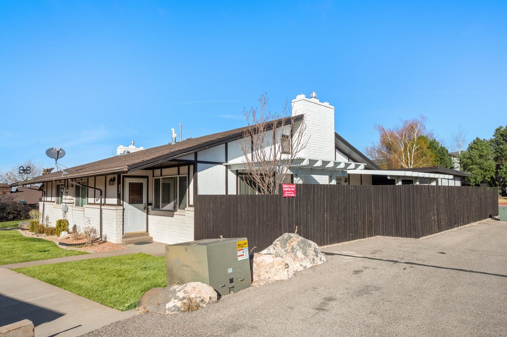 Photo of 991 S Three Fountains DR, Cedar City, UT 84720 (MLS # 26-277102)