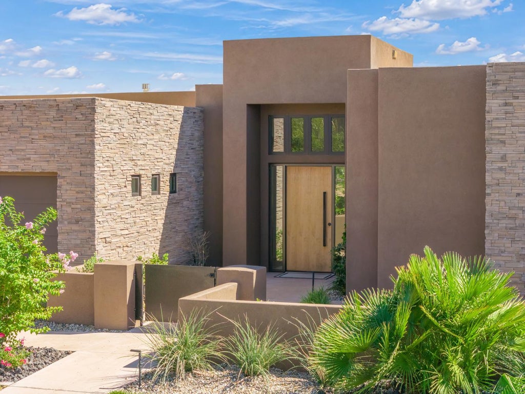 Photo of 2055 W Rising Sun DR, Saint George, UT 84770 (MLS # 26-277129)