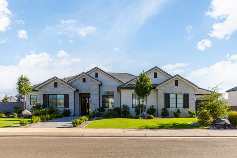 Photo of 2764 E Moorland DR, Saint George, UT 84790 (MLS # 26-276757)