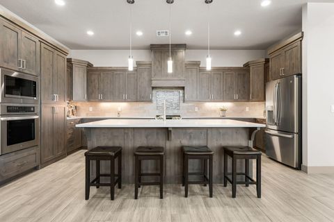 Tiny photo for 1947 N PARK GROVE DR, Washington, UT 84780 (MLS # 26-271227)