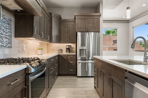 Tiny photo for 1947 N PARK GROVE DR, Washington, UT 84780 (MLS # 26-271227)