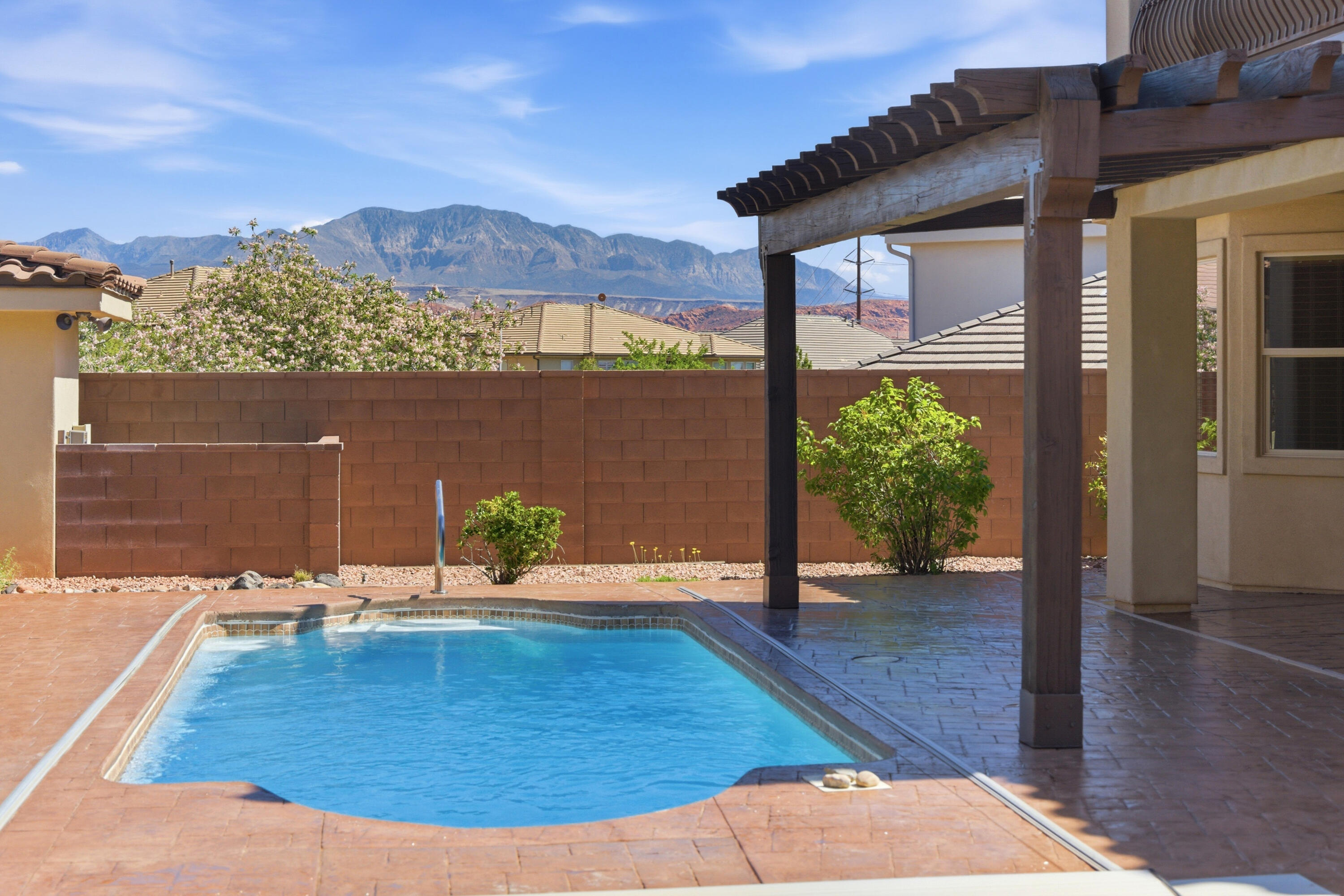 HIGHLANDS AT GREEN VALLEY - Residential