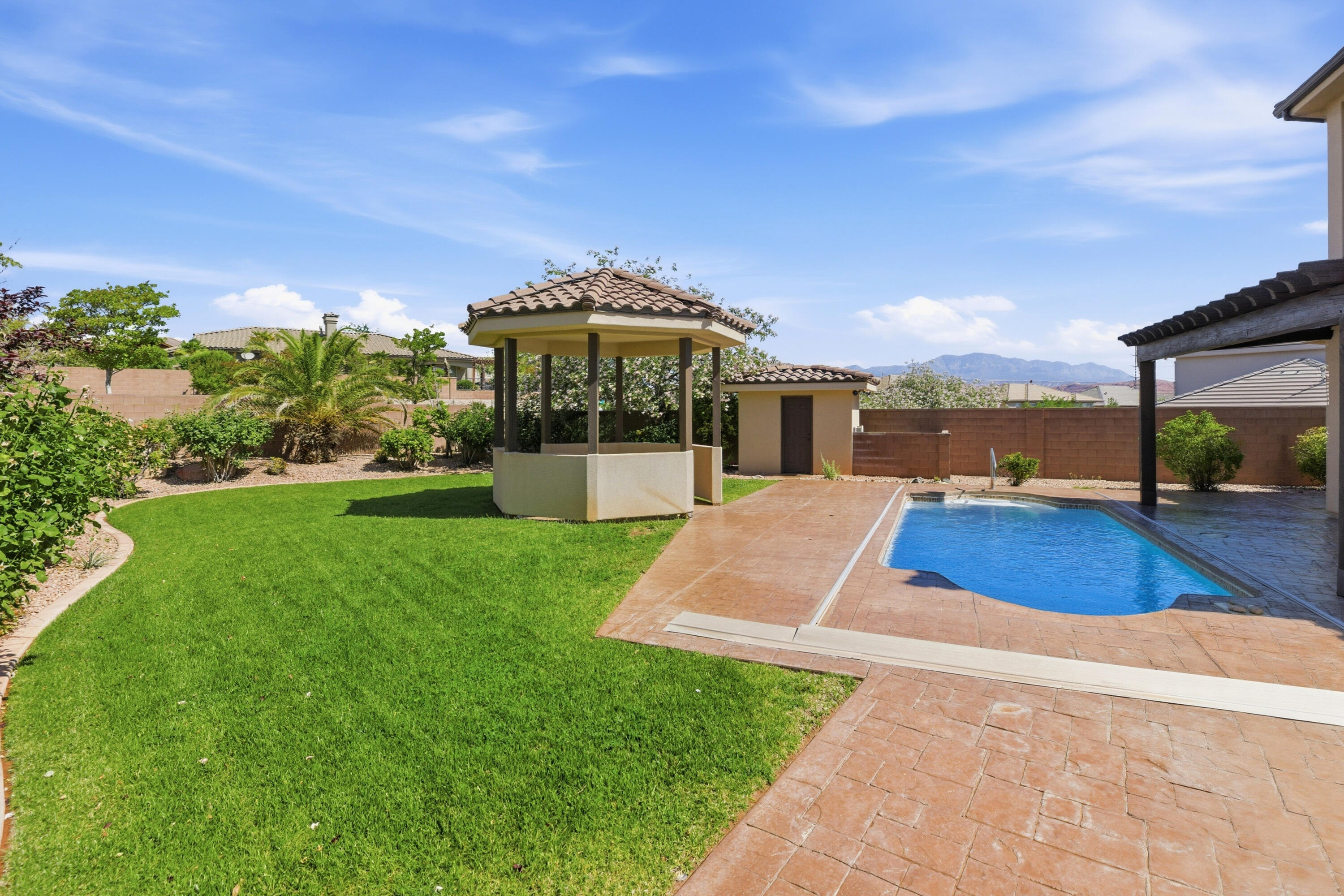 HIGHLANDS AT GREEN VALLEY - Residential