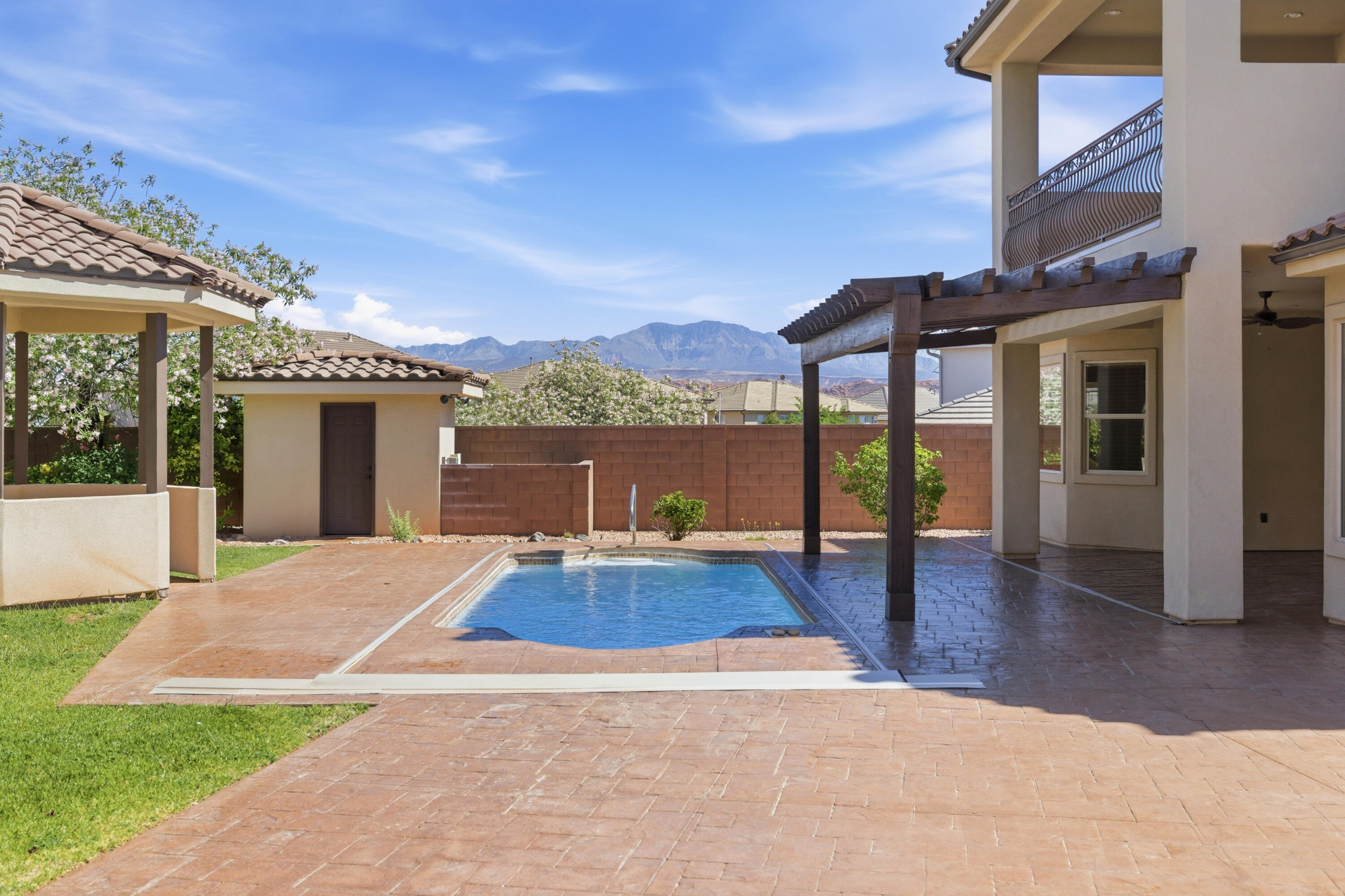HIGHLANDS AT GREEN VALLEY - Residential