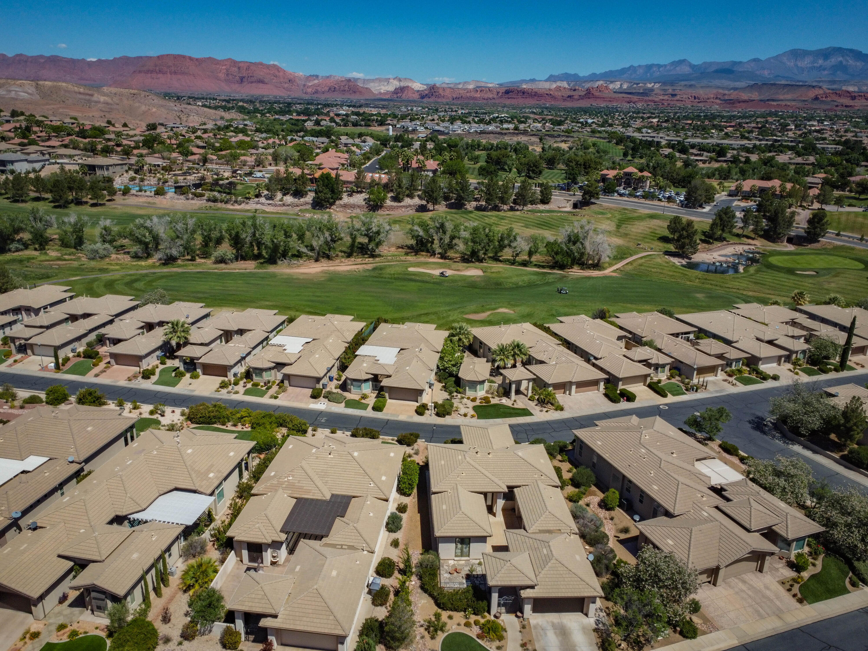BELLSERA TOWNHOMES AT SUNBROOK - Residential