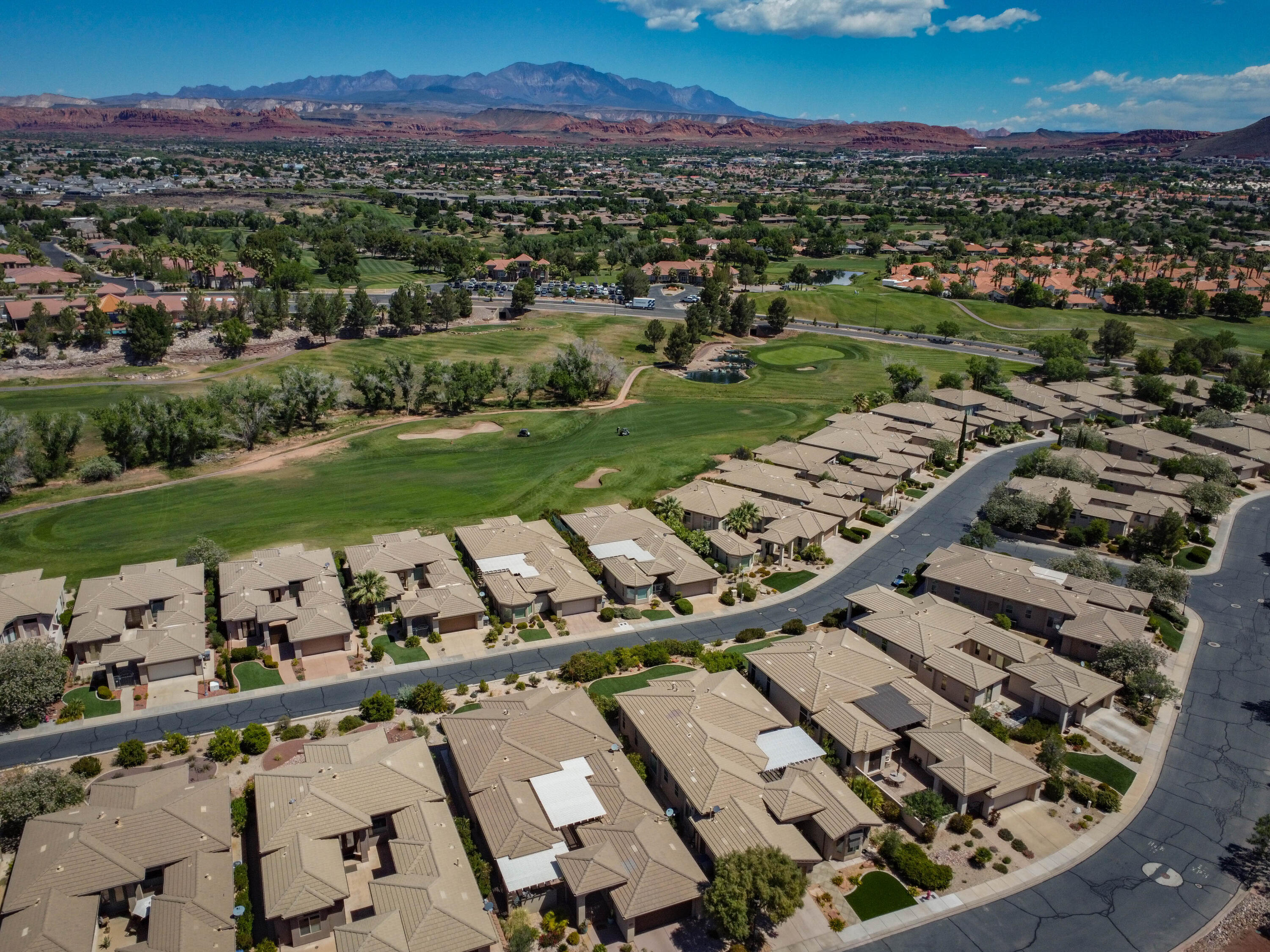 BELLSERA TOWNHOMES AT SUNBROOK - Residential