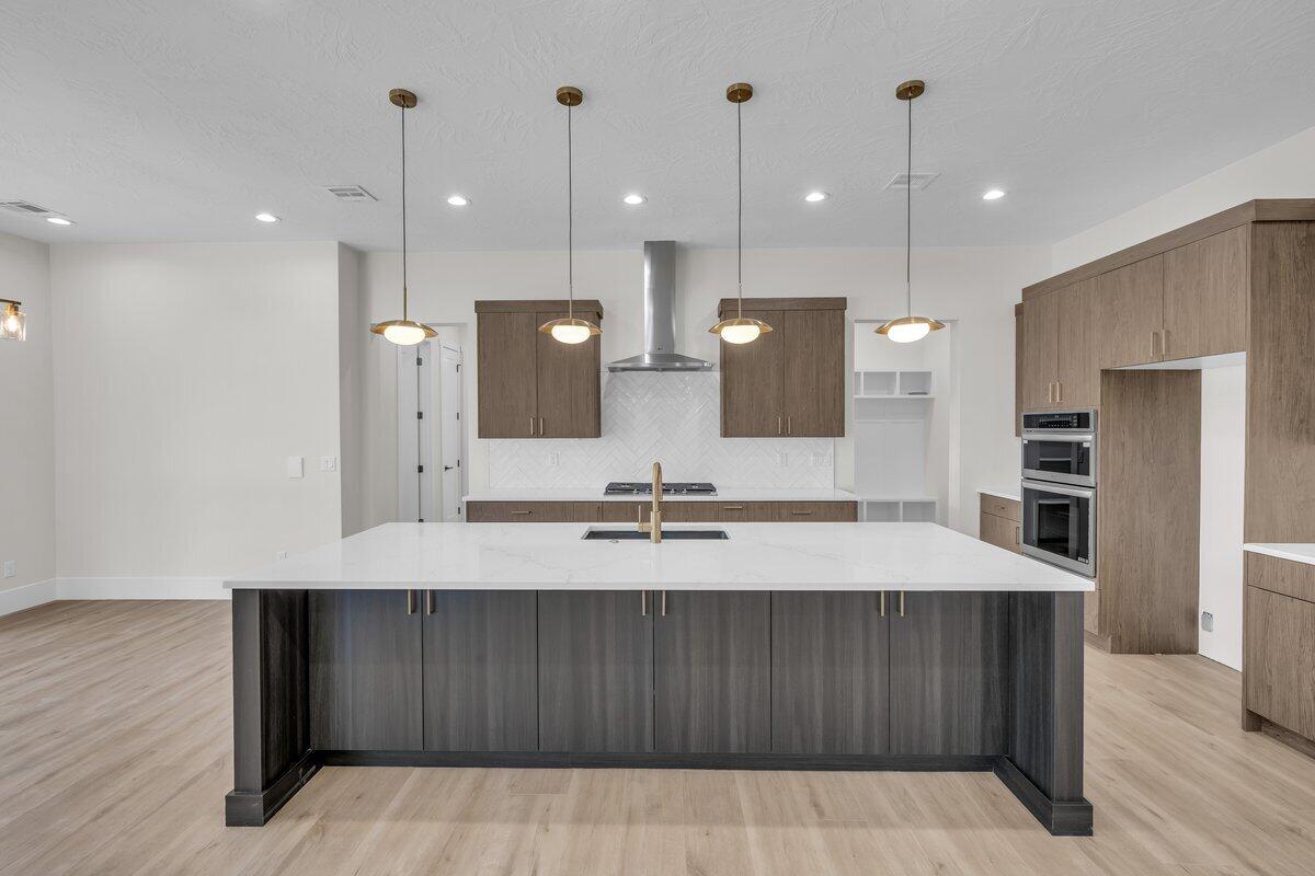 WHITWORTH ESTATES - Residential