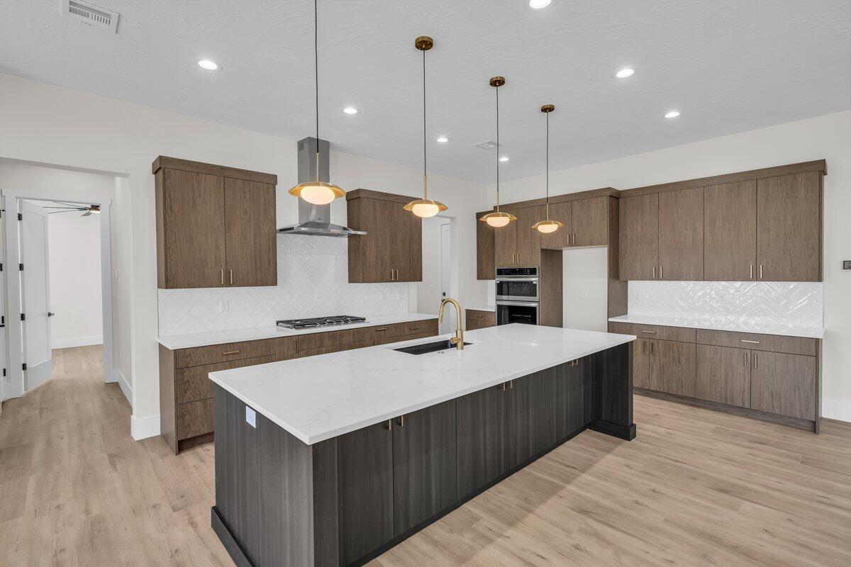 WHITWORTH ESTATES - Residential