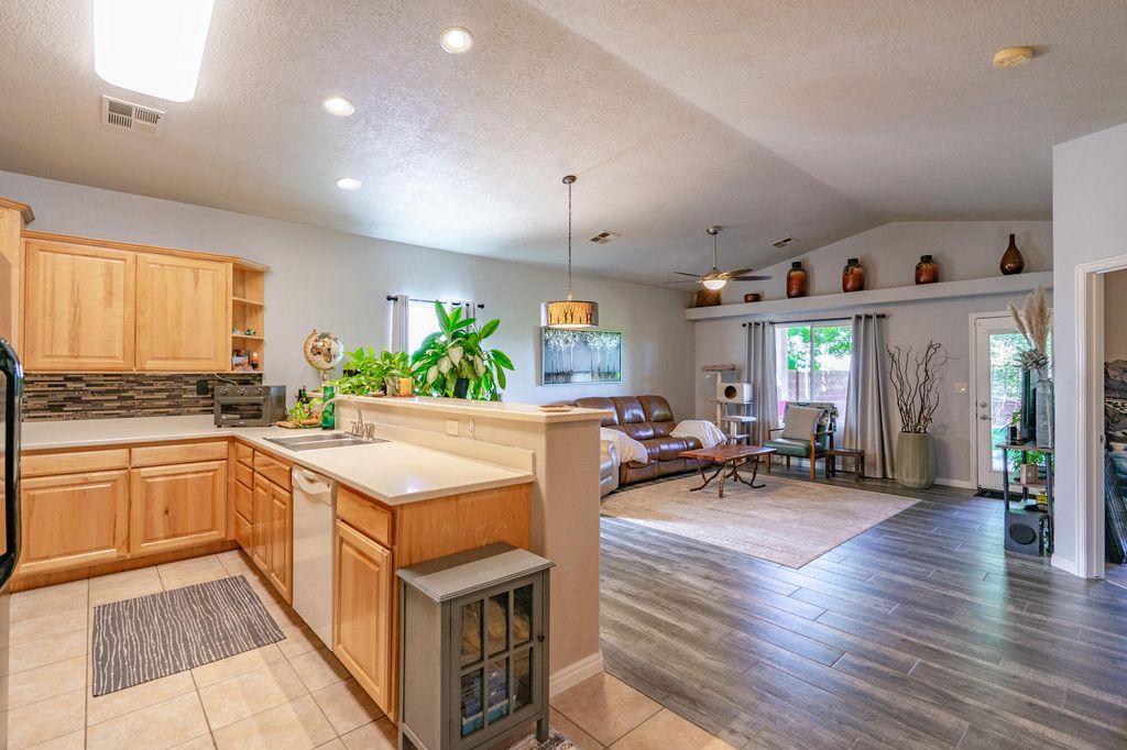 Photo of 1806 N Dixie Downs #37, Saint George, UT 84770 (MLS # 25-267825)