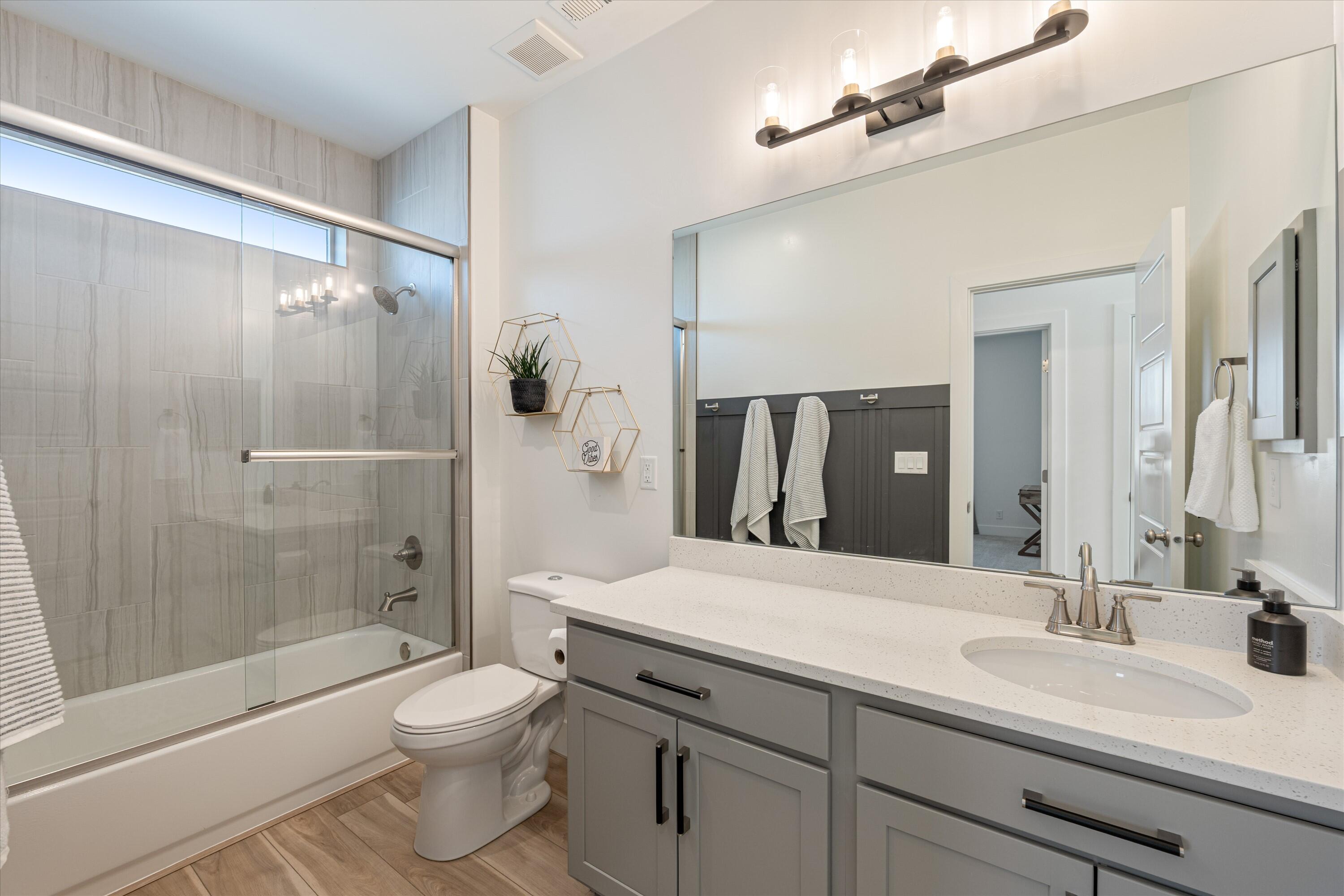 DESERT COLOR AUBURN HILLS - Residential