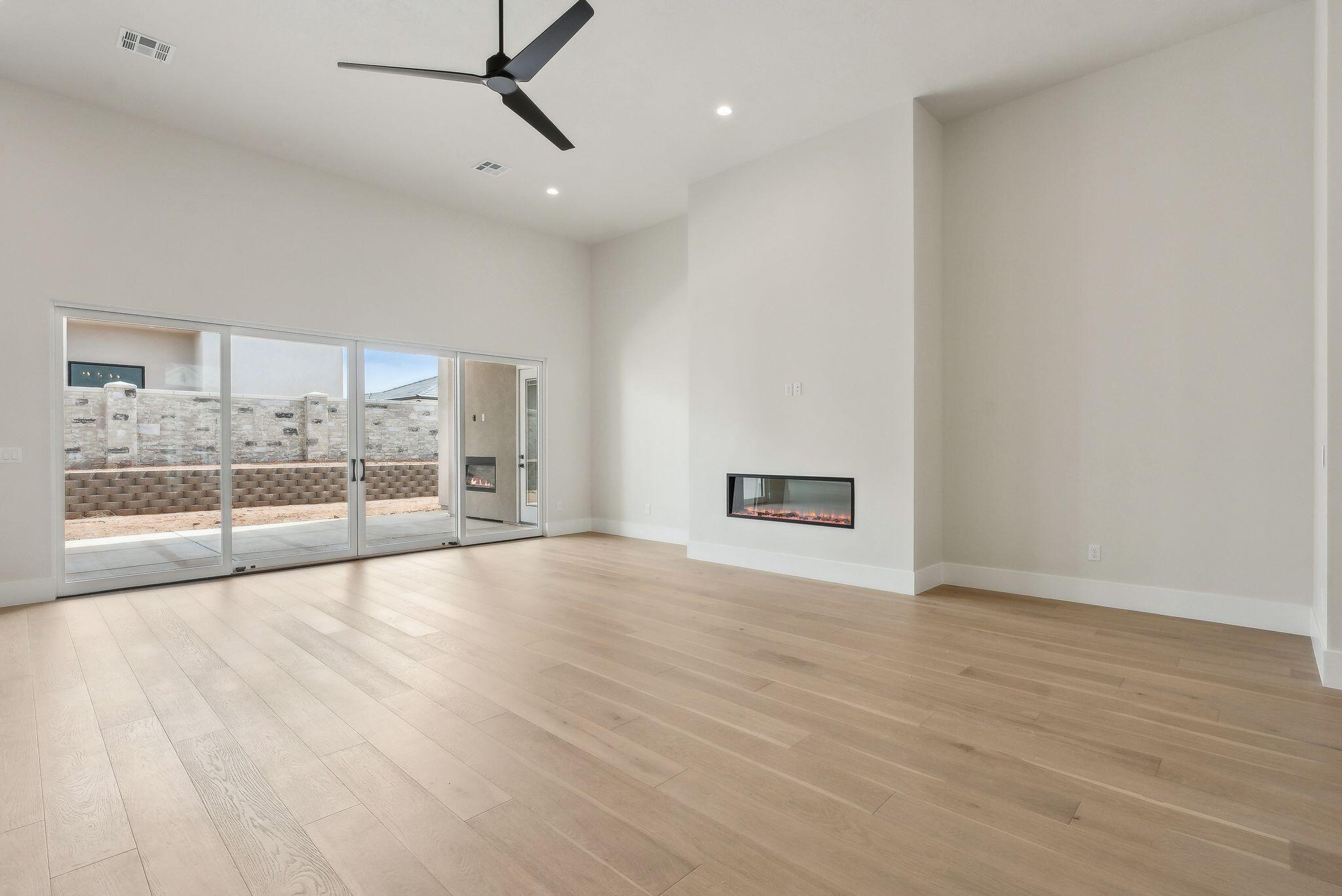 HAWKEYE POINTE SUB - Residential