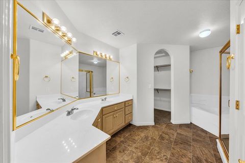 Tiny photo for 252 E 800 S, Ivins, UT 84738 (MLS # 26-271249)