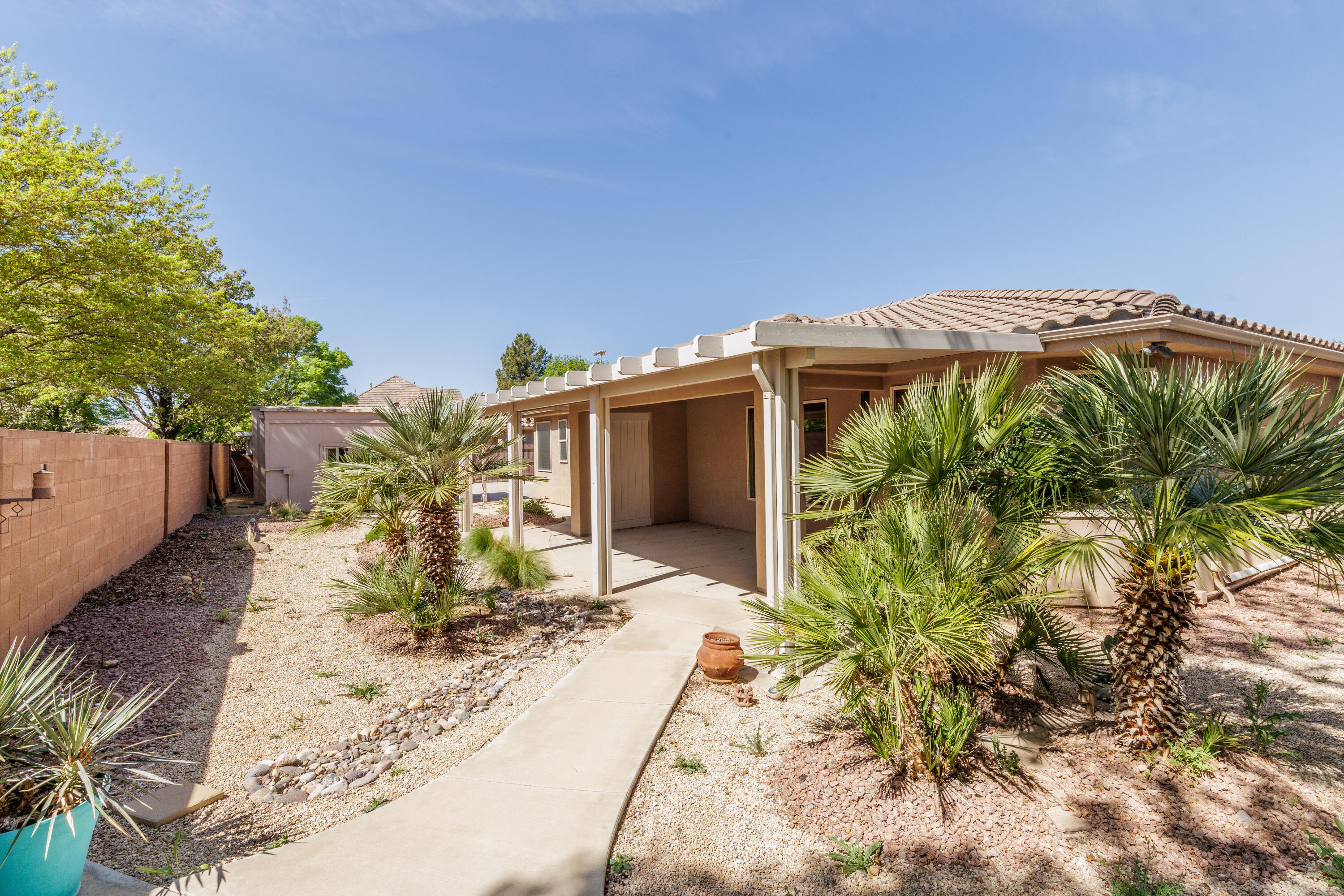 HERITAGE FIELDS - Residential