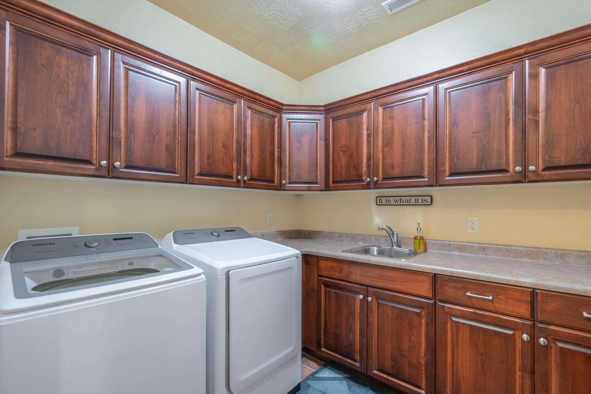 PRIMROSE POINT - Residential