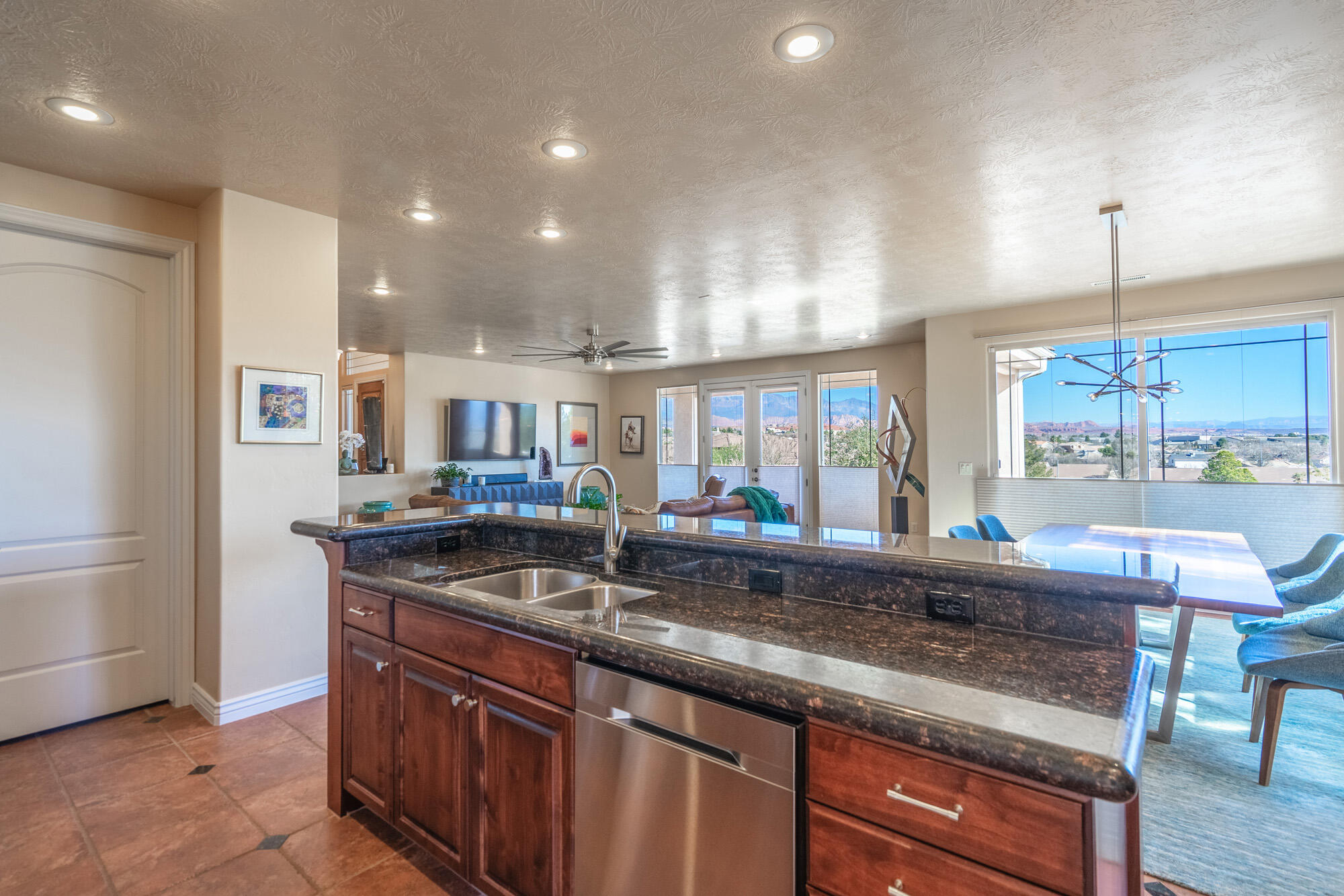 PRIMROSE POINT - Residential