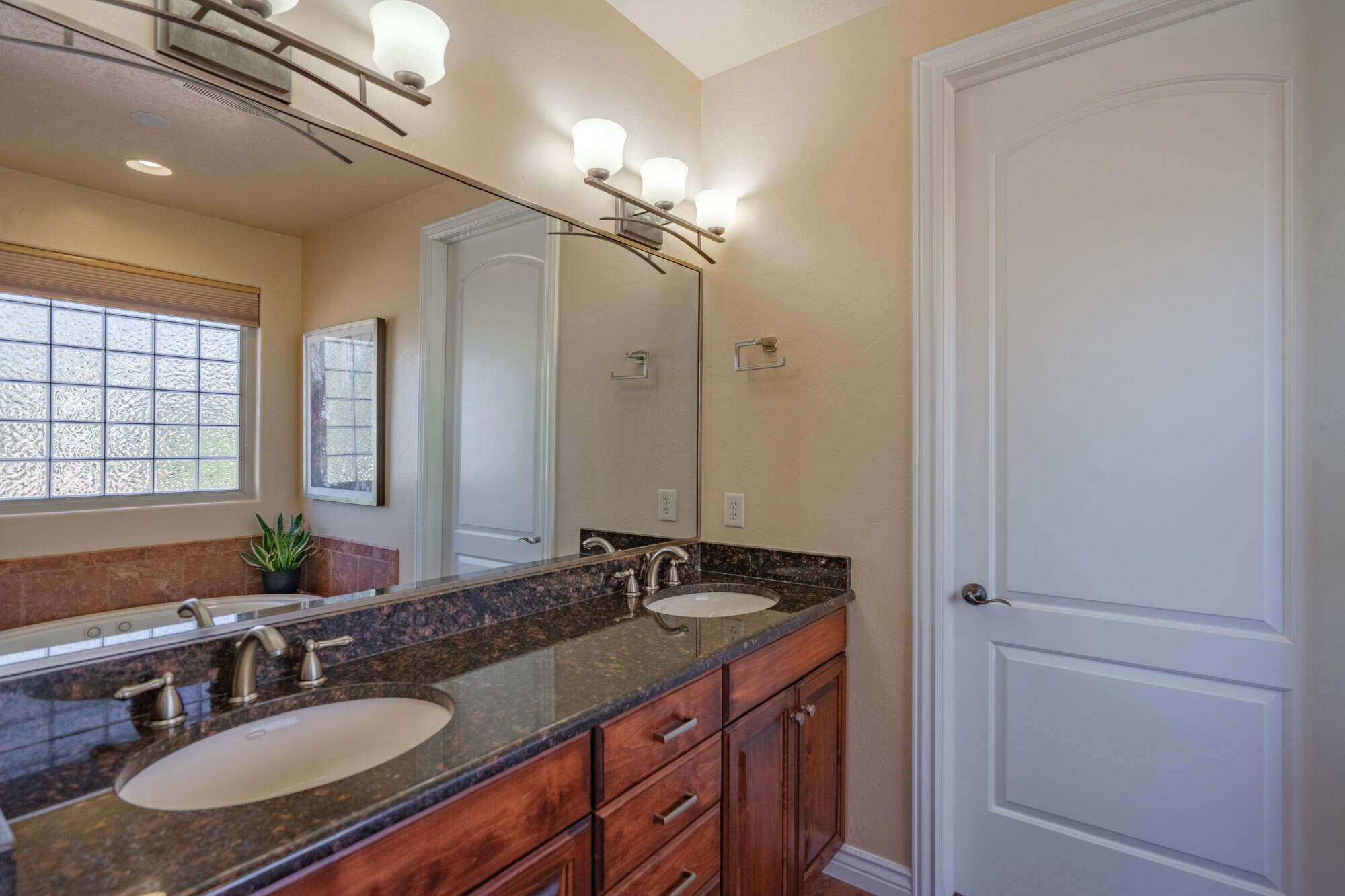 PRIMROSE POINT - Residential