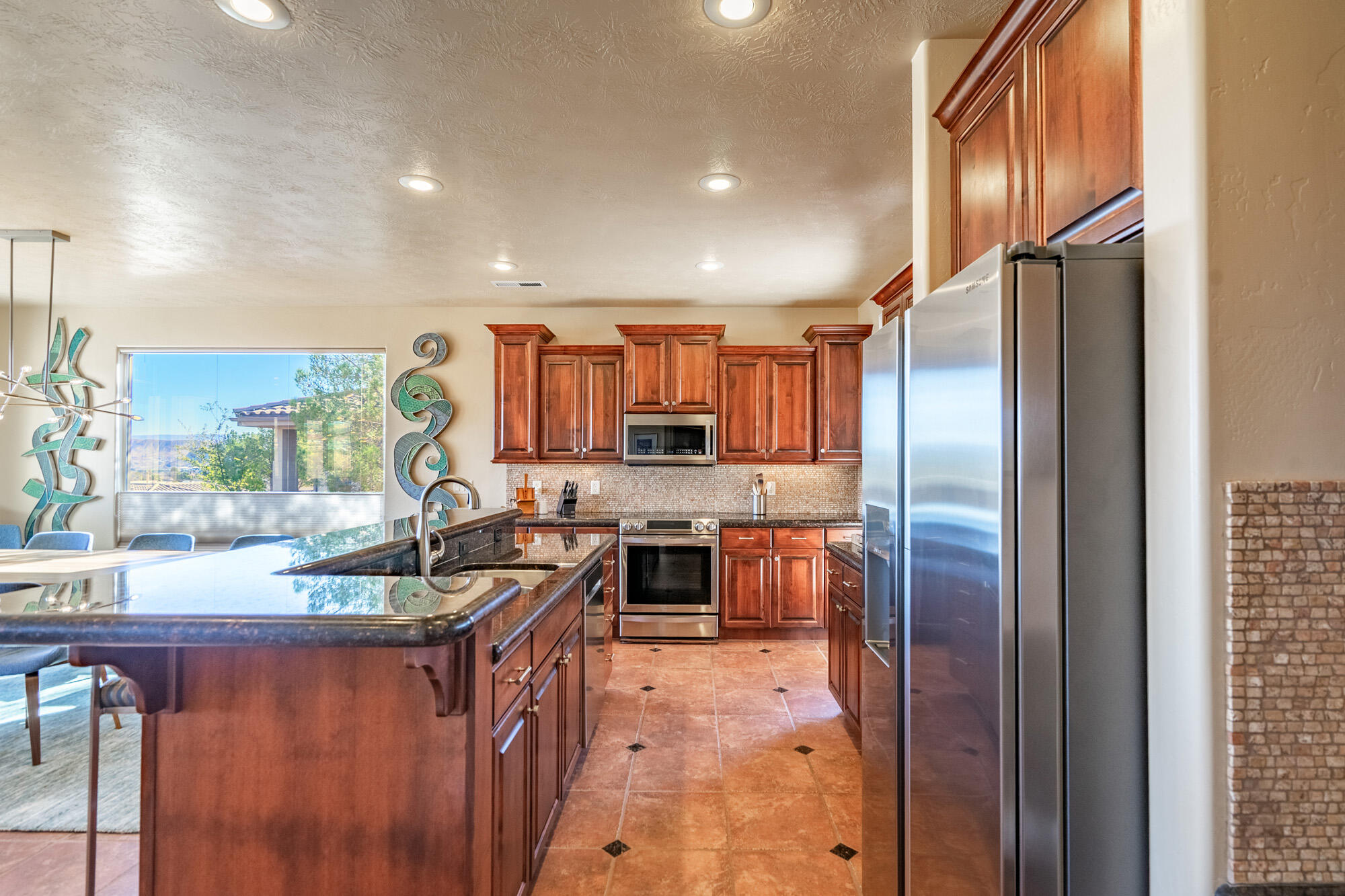 PRIMROSE POINT - Residential