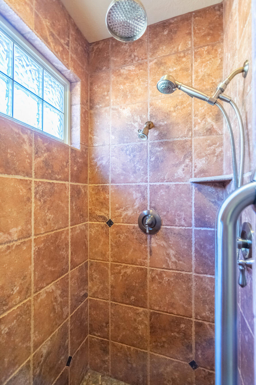 PRIMROSE POINT - Residential