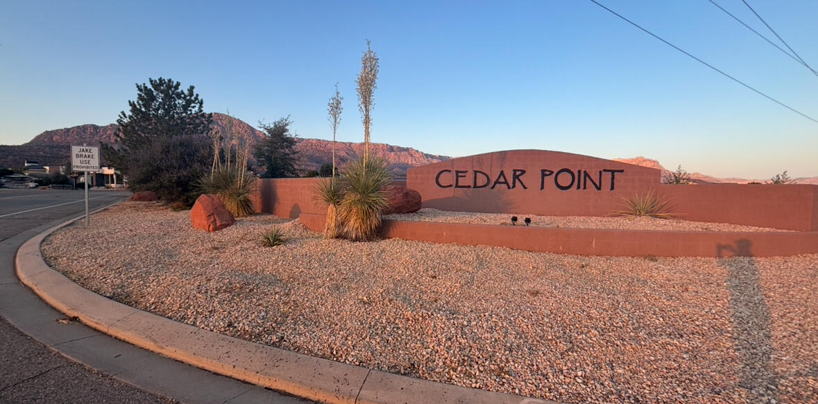 CEDAR POINT - Land