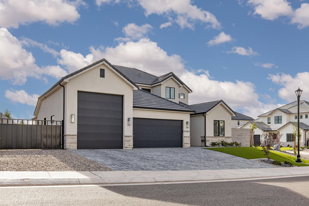 Photo of 6204 S Bespin LN, Saint George, UT 84790 (MLS # 26-277158)
