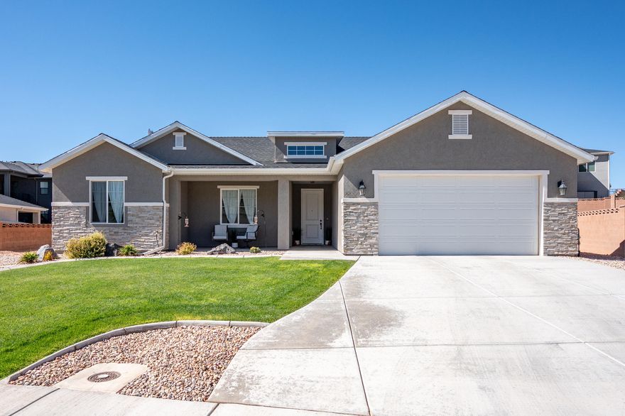 Beautiful like-new home in Talon Pointe at south Mountain! Step into this stunning like-new home that perfectly blends modern design and comfort. The open-concept layout is bathed in natural light, featuring an upgraded kitchen with a large island and corner walk-in pantry ideal for gatherings or quiet nights in. The spacious primary suite is a private retreat with a freestanding soaking tub, separate titled shower, and a generous walk-in closet. From your home truly has it all - style, comfort, and a view that inspires. Must see!