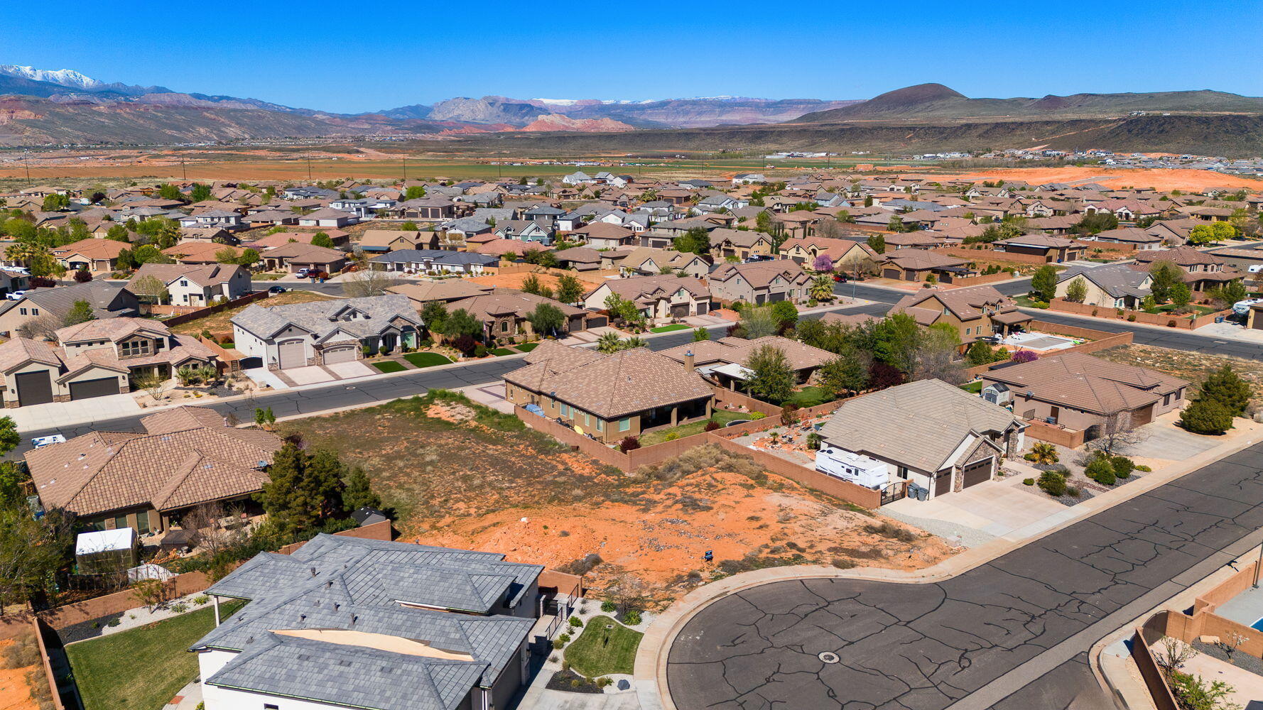 DIXIE SPRINGS - Land