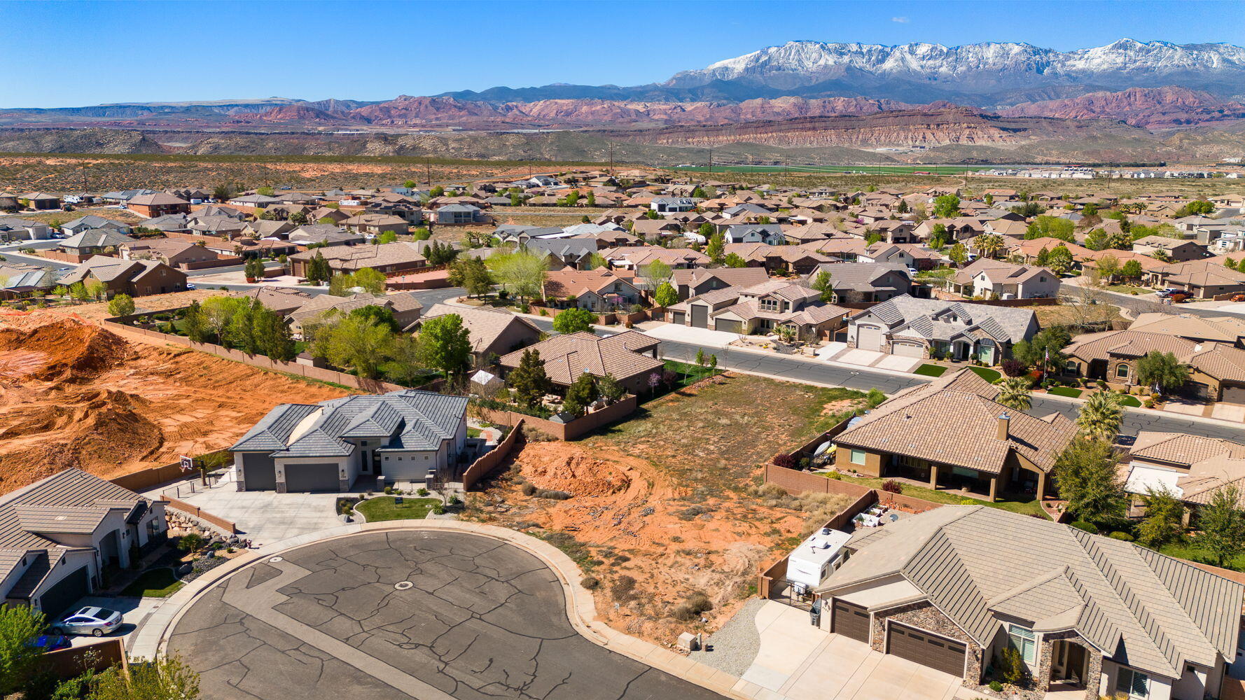 DIXIE SPRINGS - Land