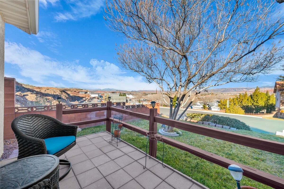 RIDGEPOINTE - Residential