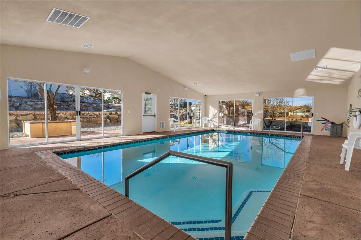 RIDGEPOINTE - Residential