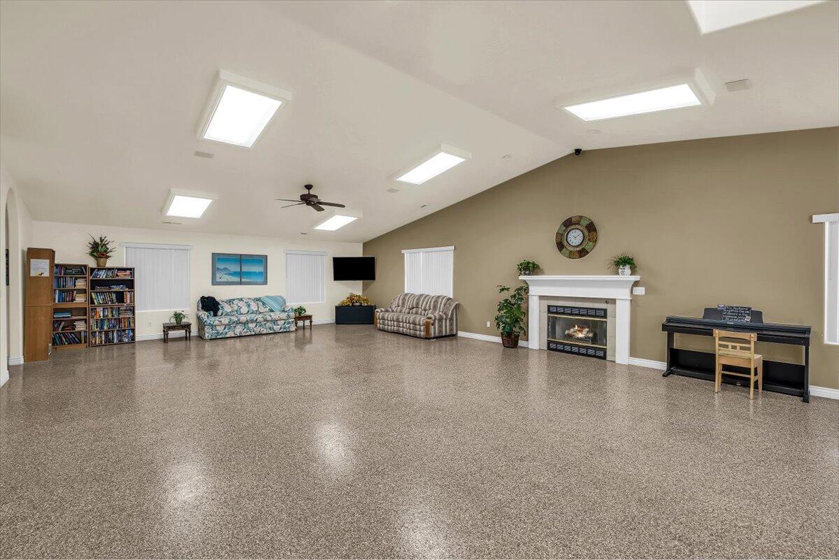 RIDGEPOINTE - Residential