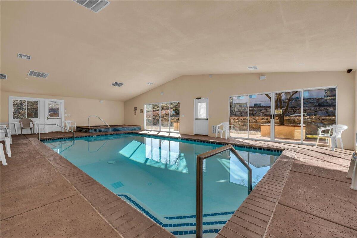 RIDGEPOINTE - Residential