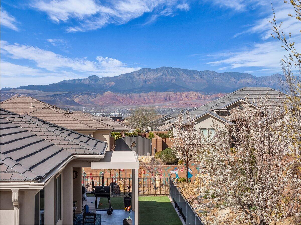 ELMWOOD ESTATES - Residential