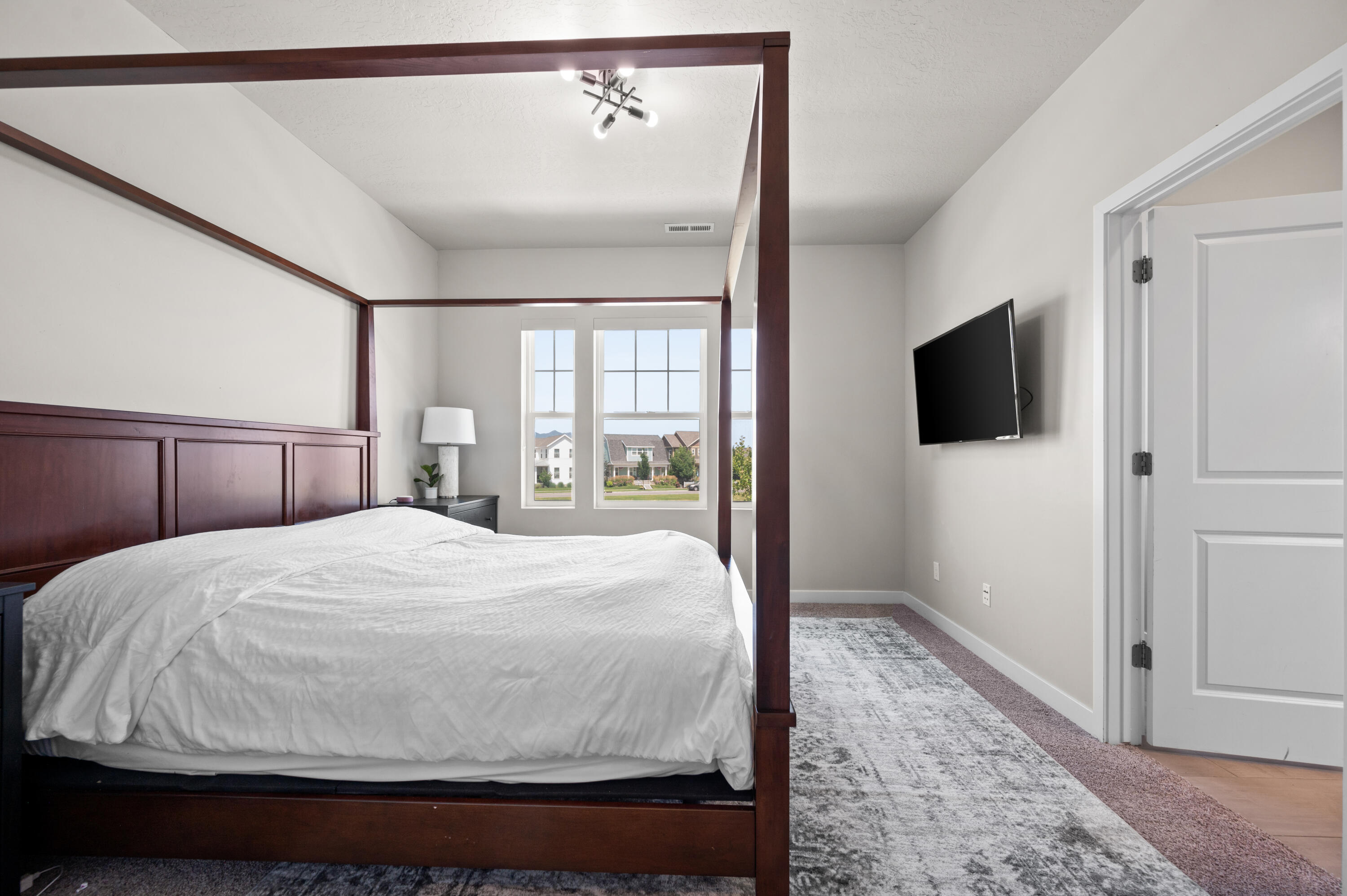 DAYBREAK - Residential