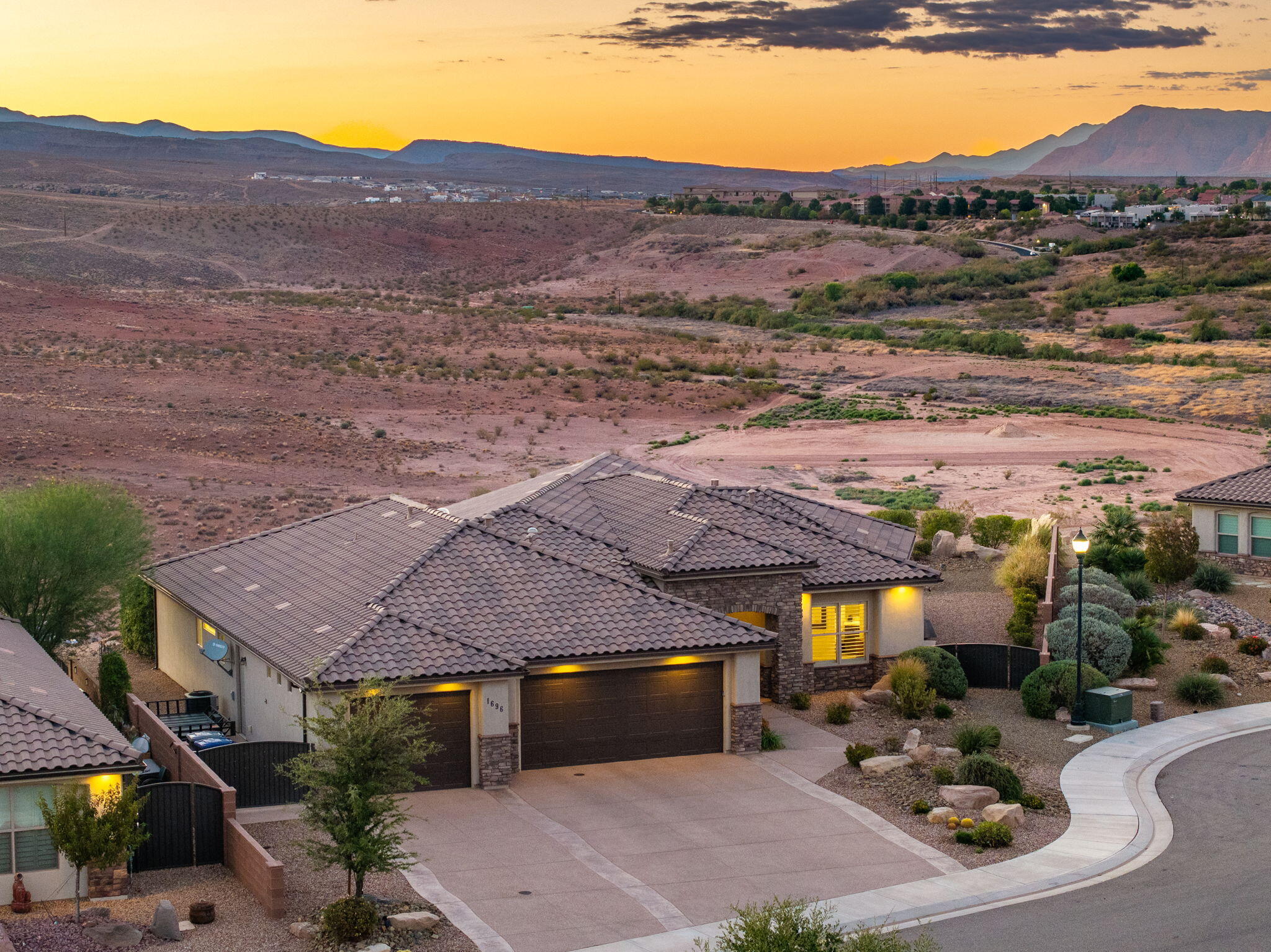 TUSCAN HEIGHTS - Residential