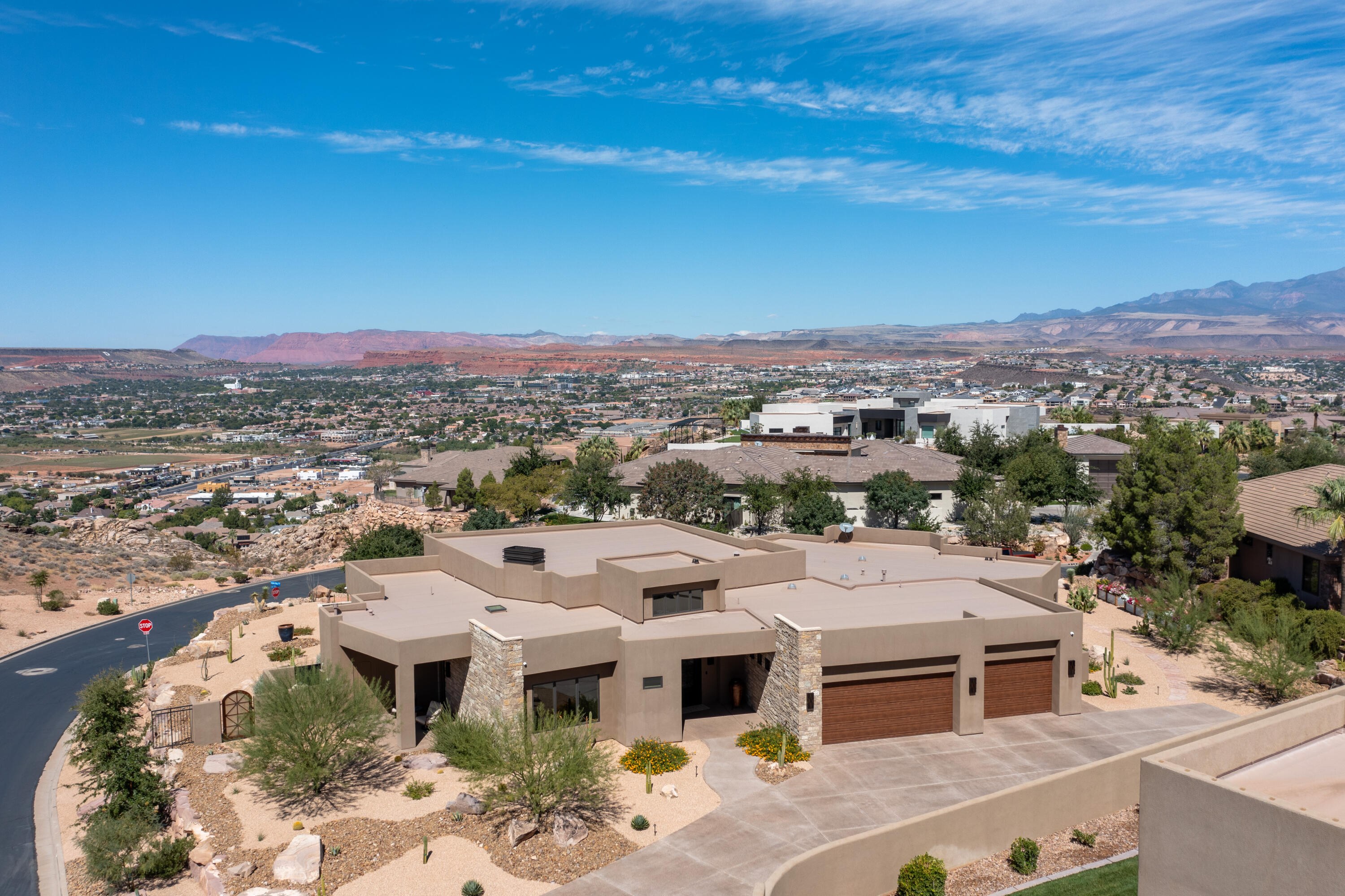 STONE CLIFF - Residential