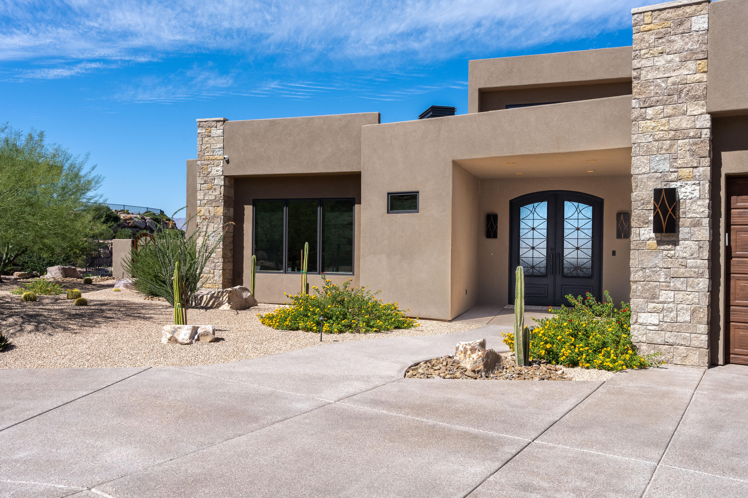 STONE CLIFF - Residential