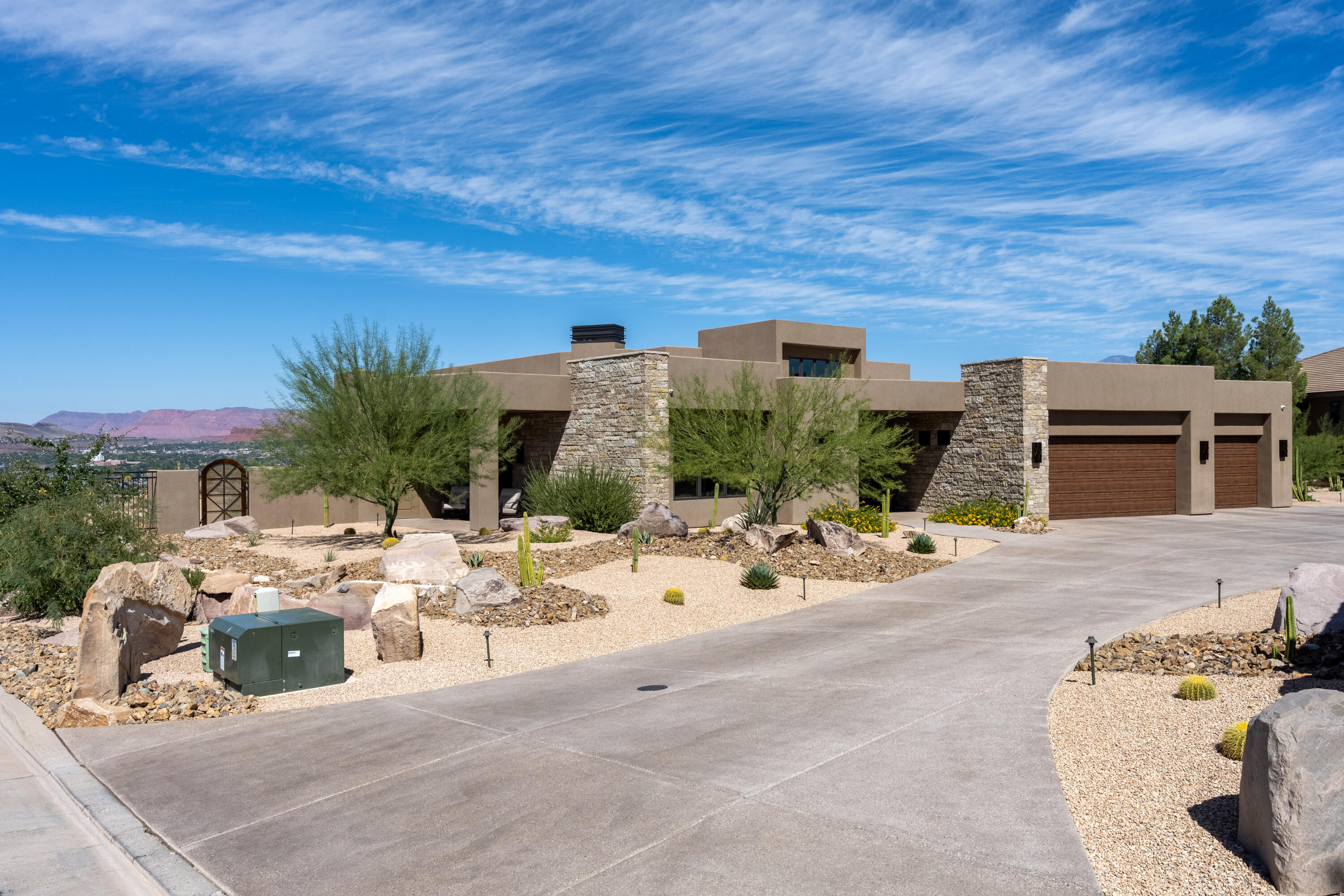 STONE CLIFF - Residential