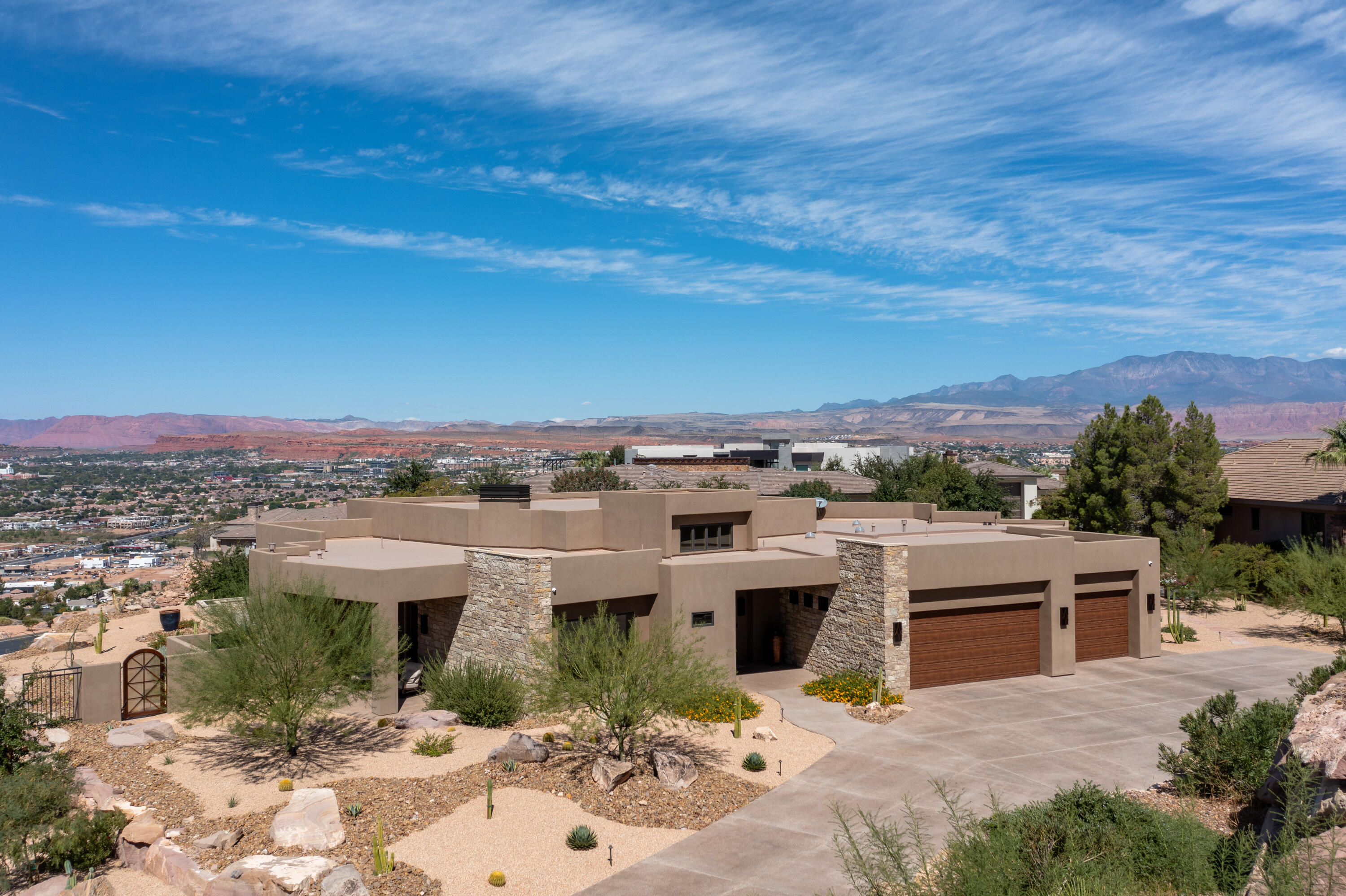 STONE CLIFF - Residential