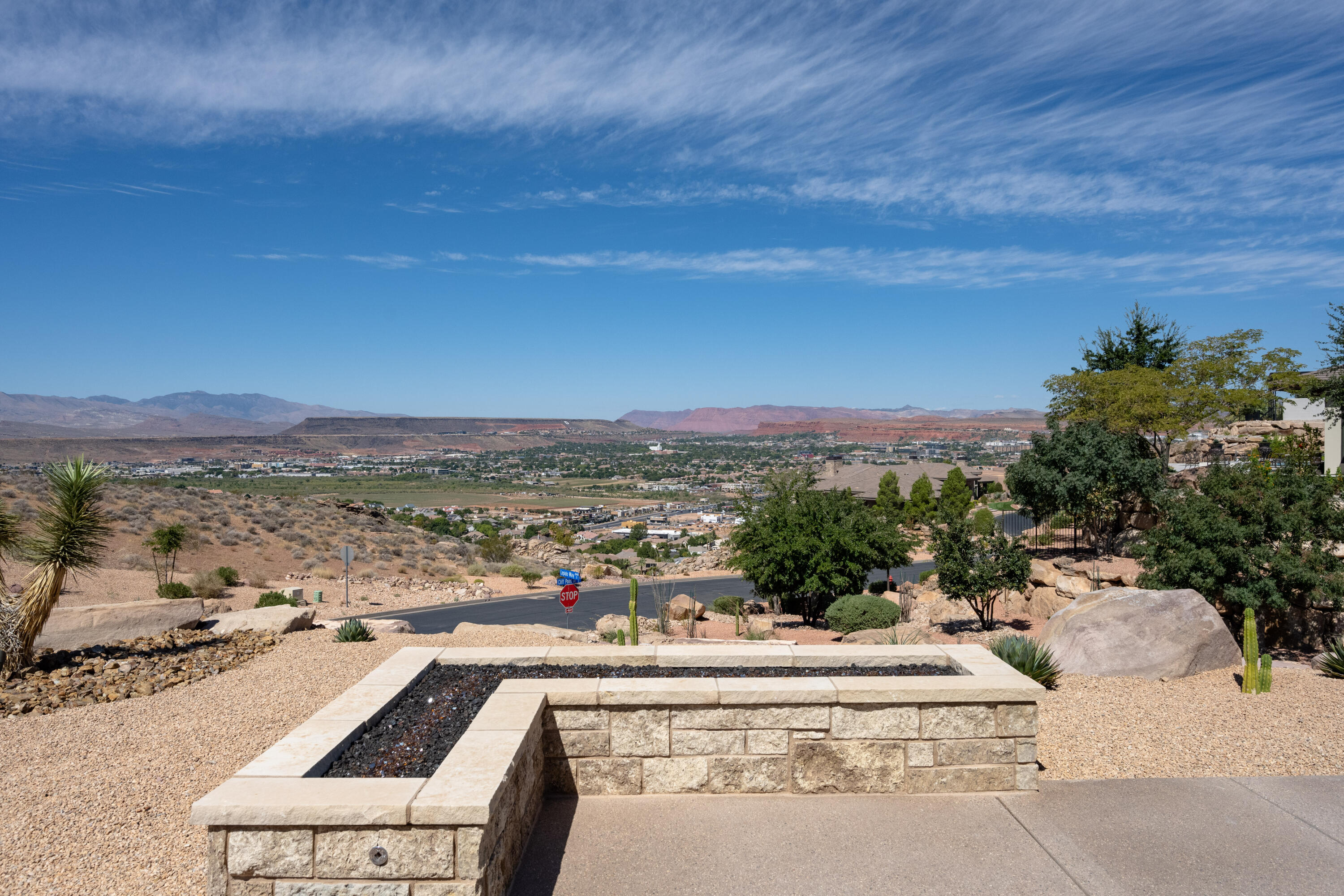 STONE CLIFF - Residential