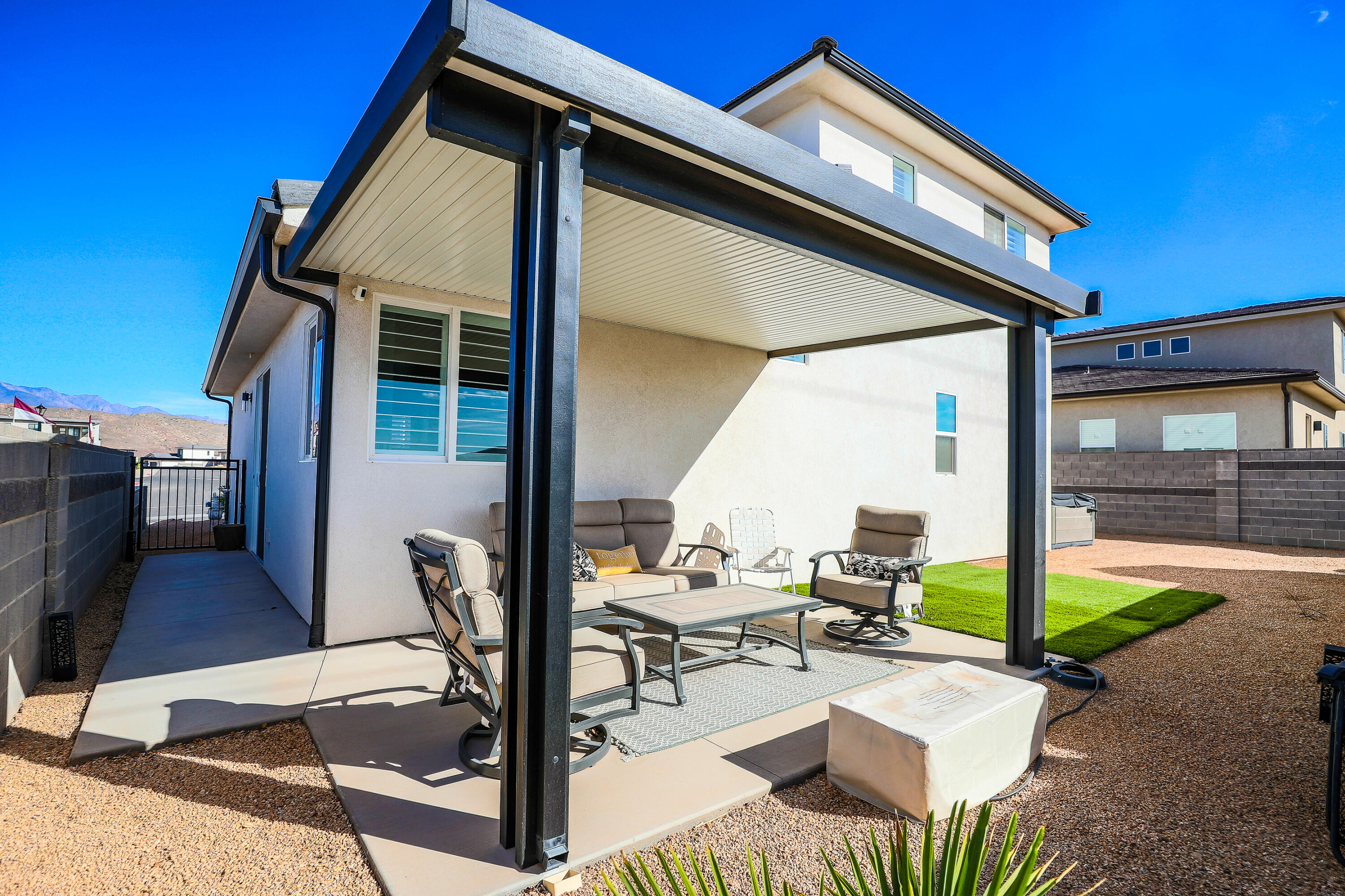 PEREGRINE POINTE WEST - Residential