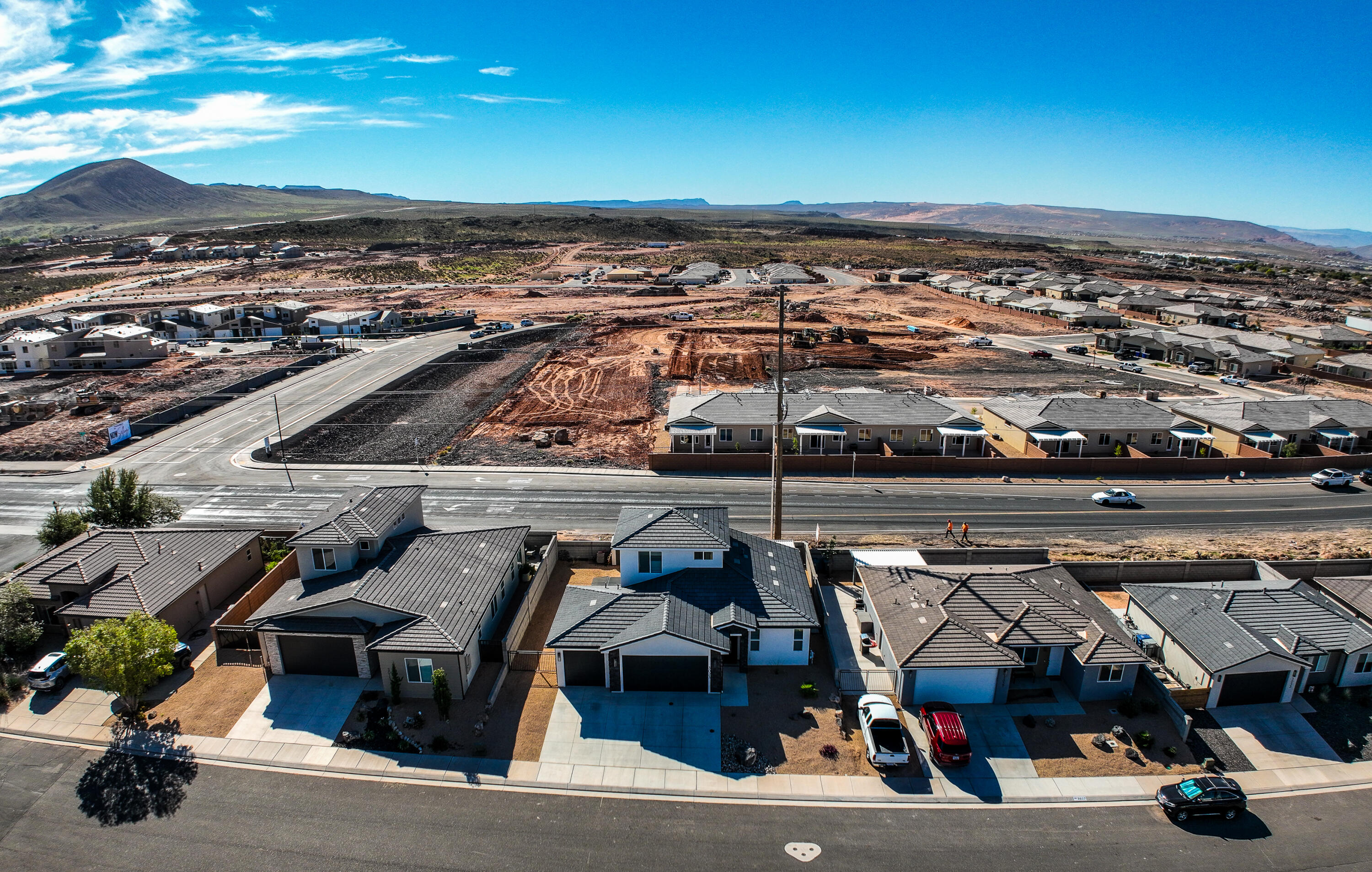 PEREGRINE POINTE WEST - Residential