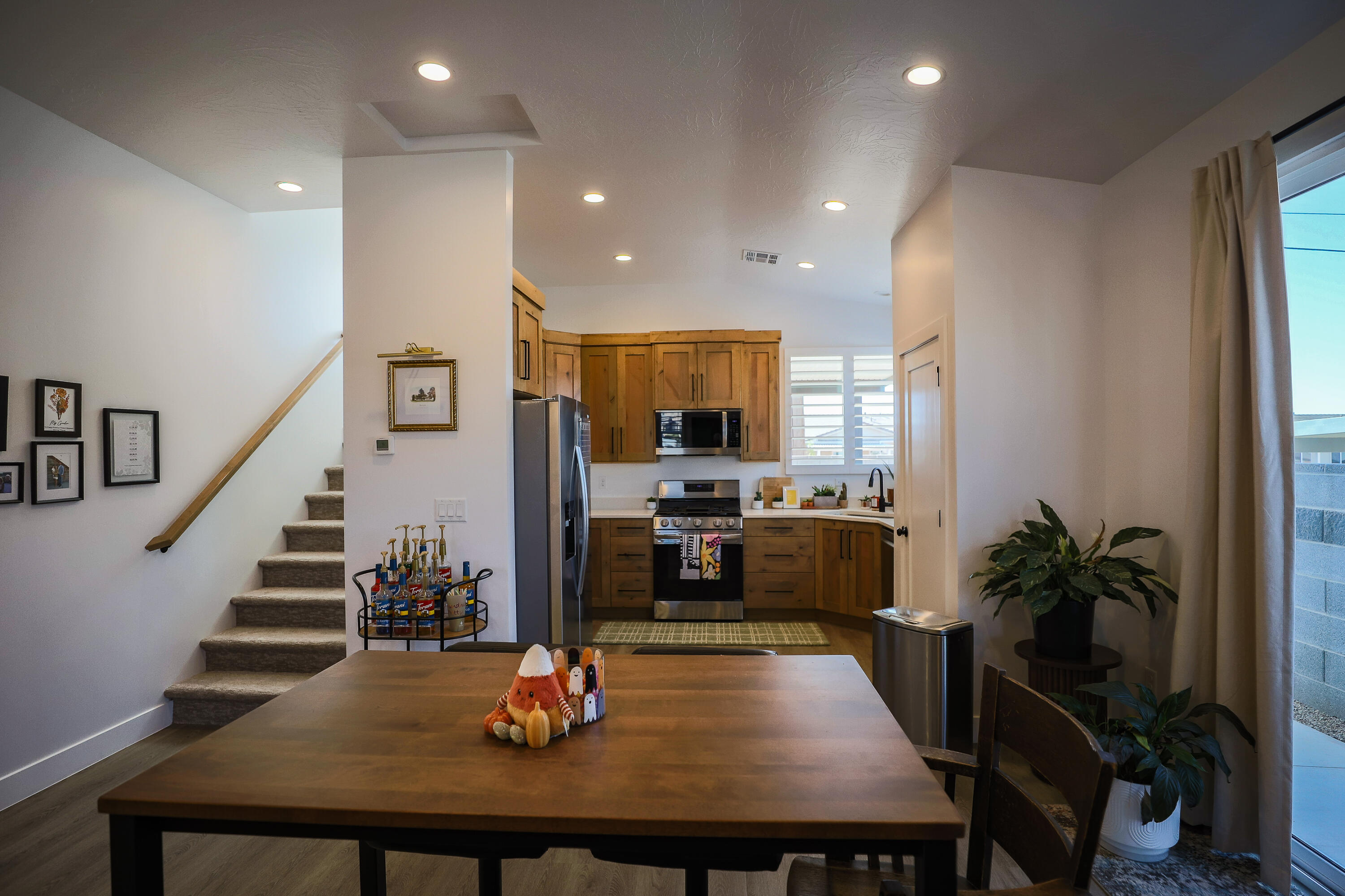 PEREGRINE POINTE WEST - Residential