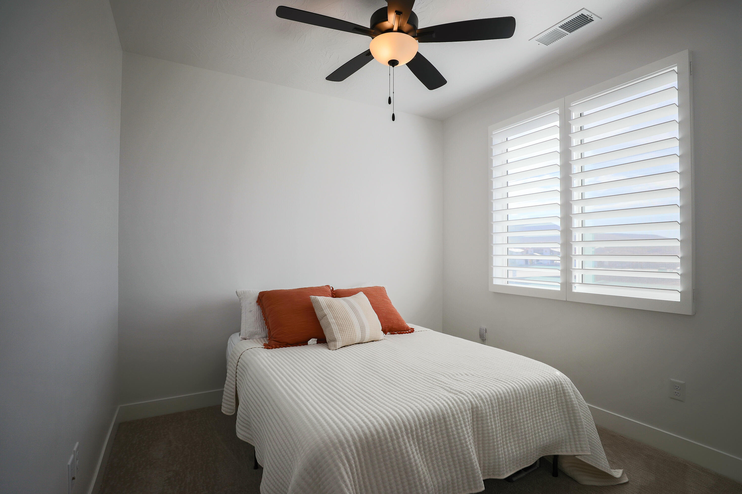 PEREGRINE POINTE WEST - Residential