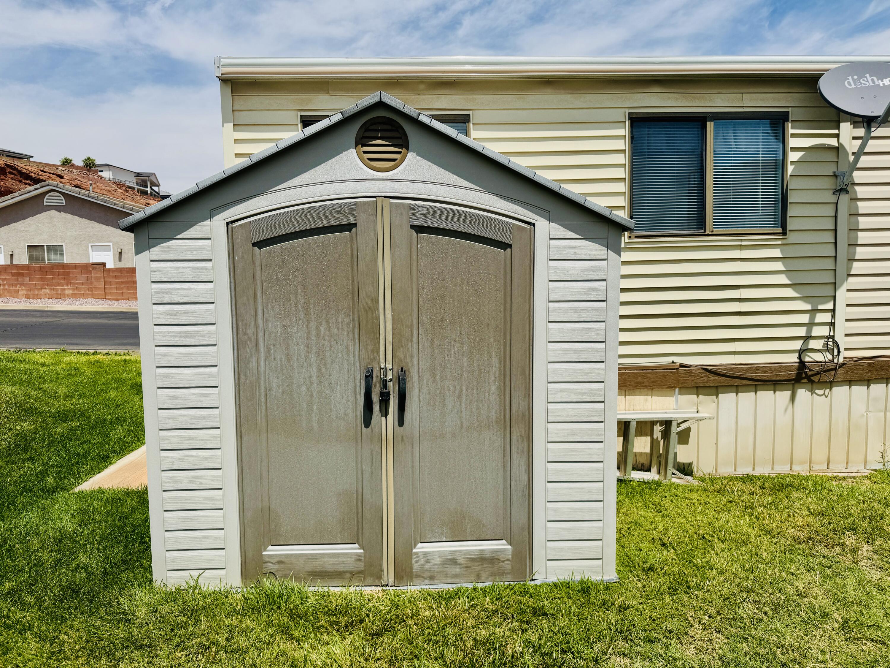 CANYON BREEZE RV RESORT - Residential